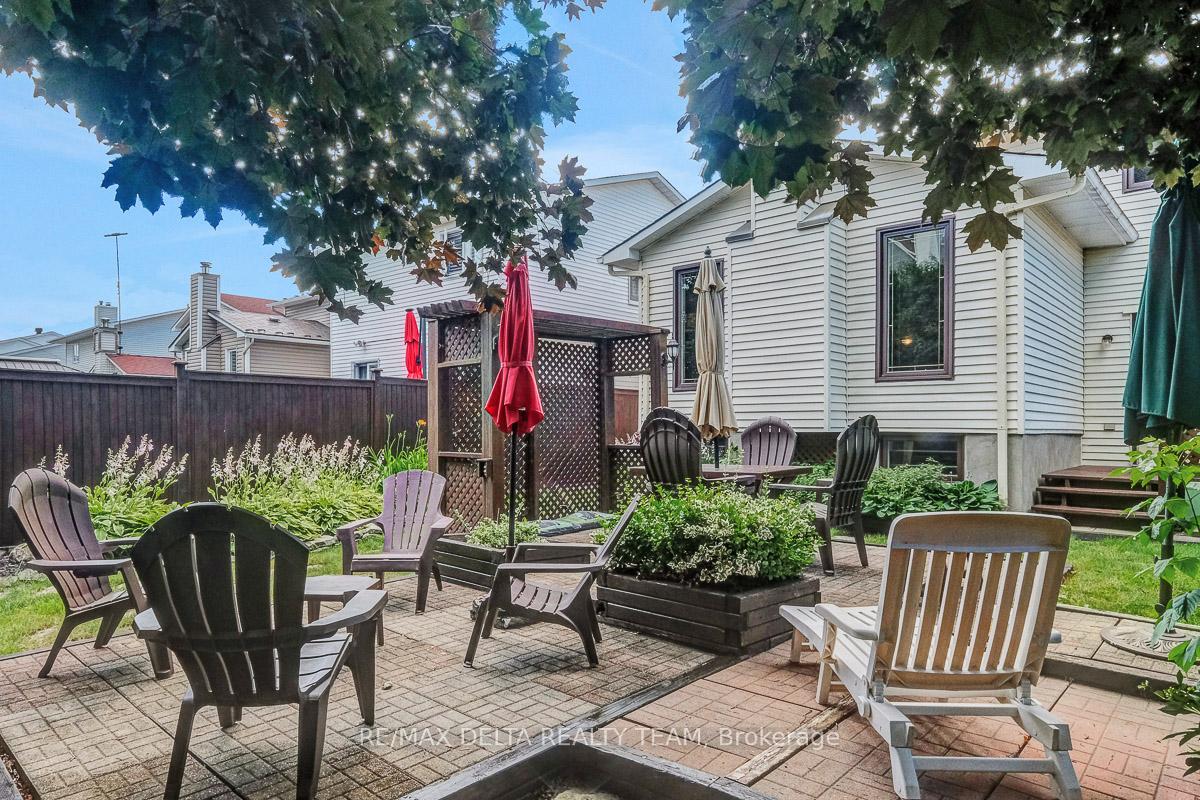 Photo 16 of 6383 St Louis Drive, Ottawa, Hiawatha Park/Convent Glen — HOMEH