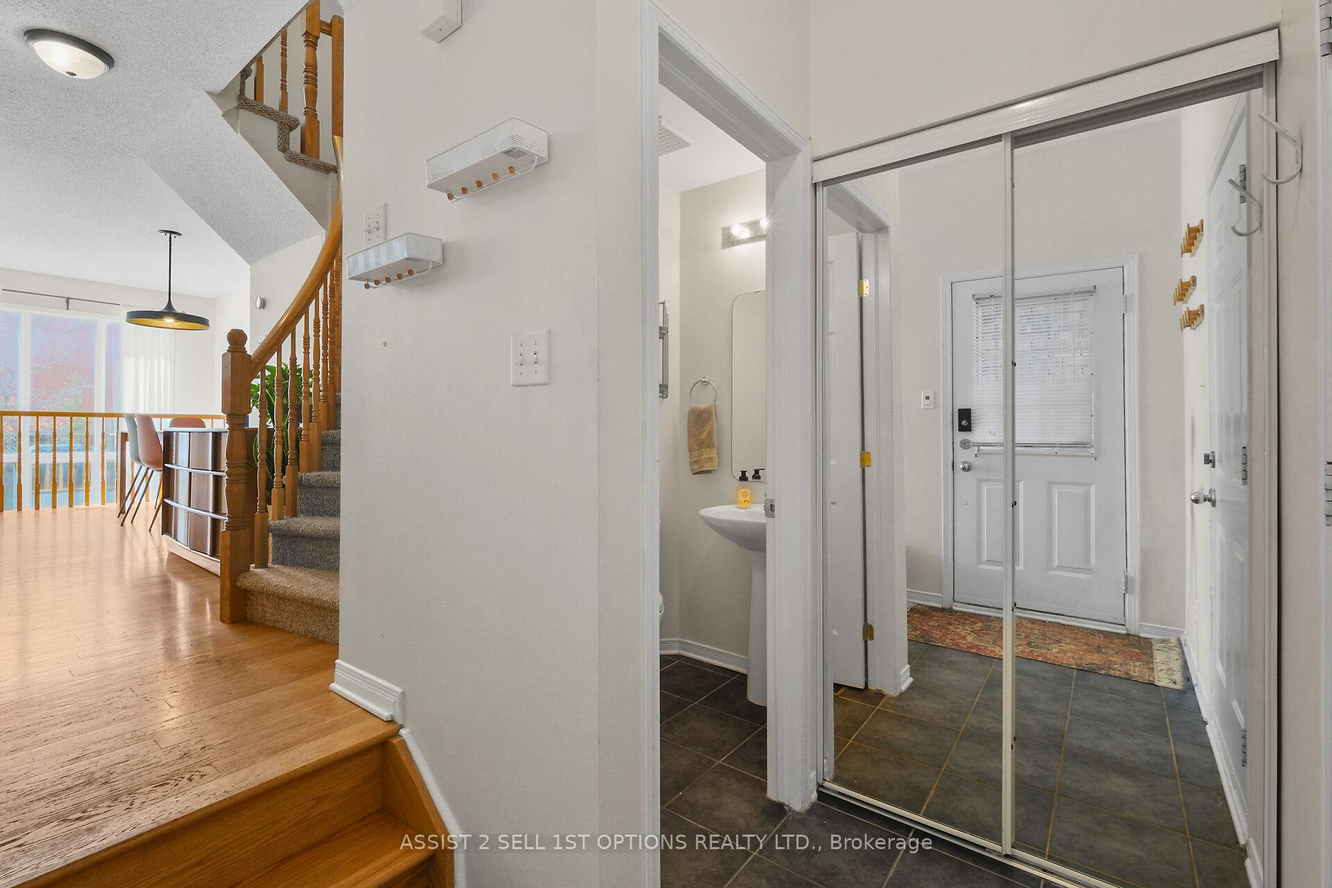 Photo 3 of 48 College Circle, Ottawa, Castle Heights/Rideau High — HOMEH