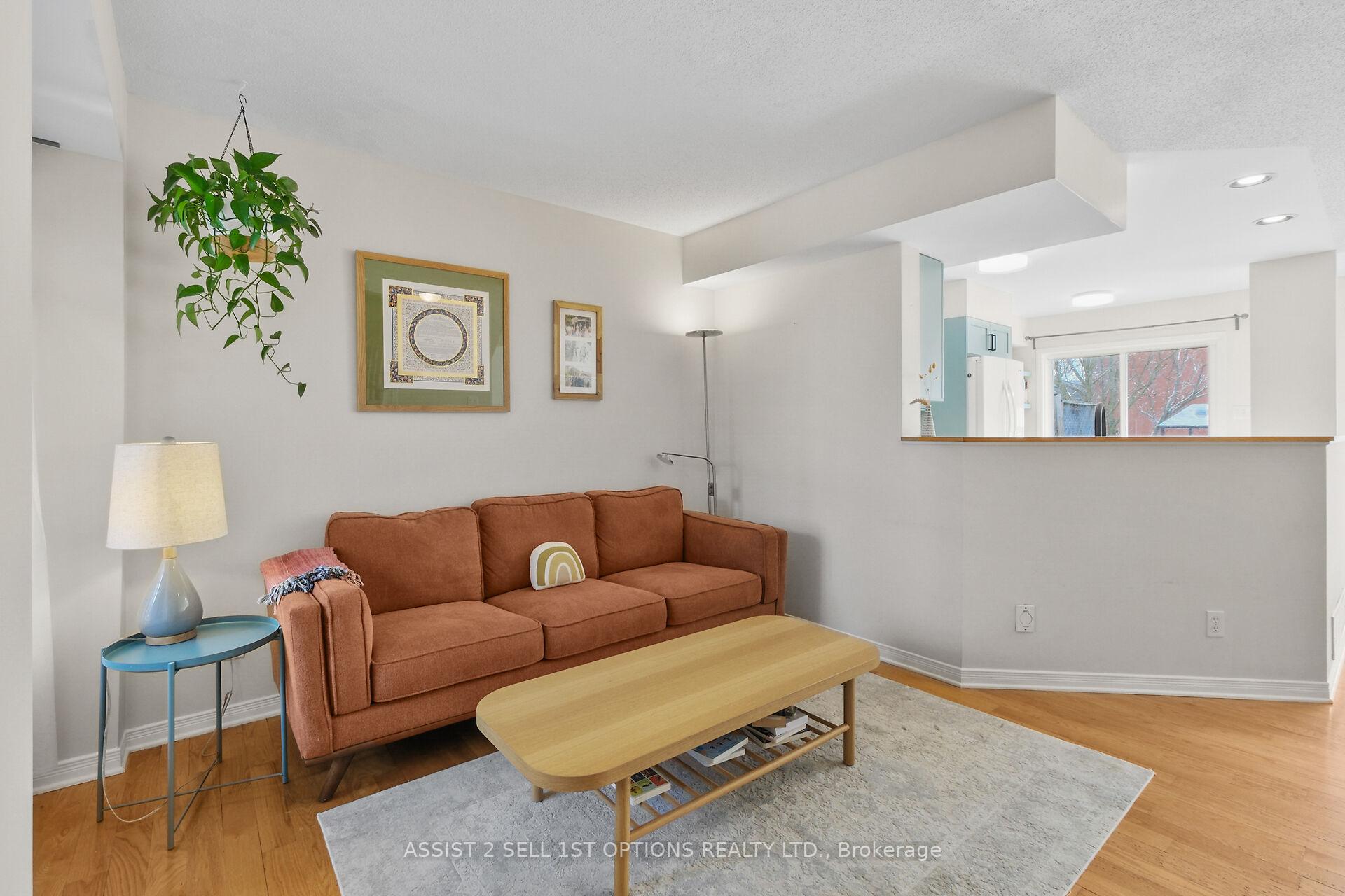 Photo 6 of 48 College Circle, Ottawa, Castle Heights/Rideau High — HOMEH