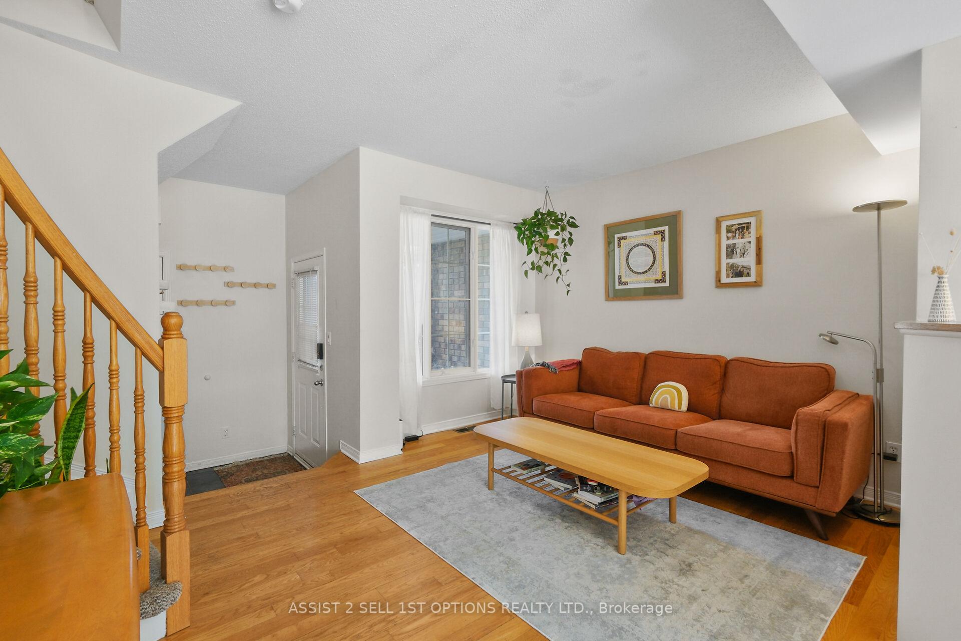 Photo 8 of 48 College Circle, Ottawa, Castle Heights/Rideau High — HOMEH