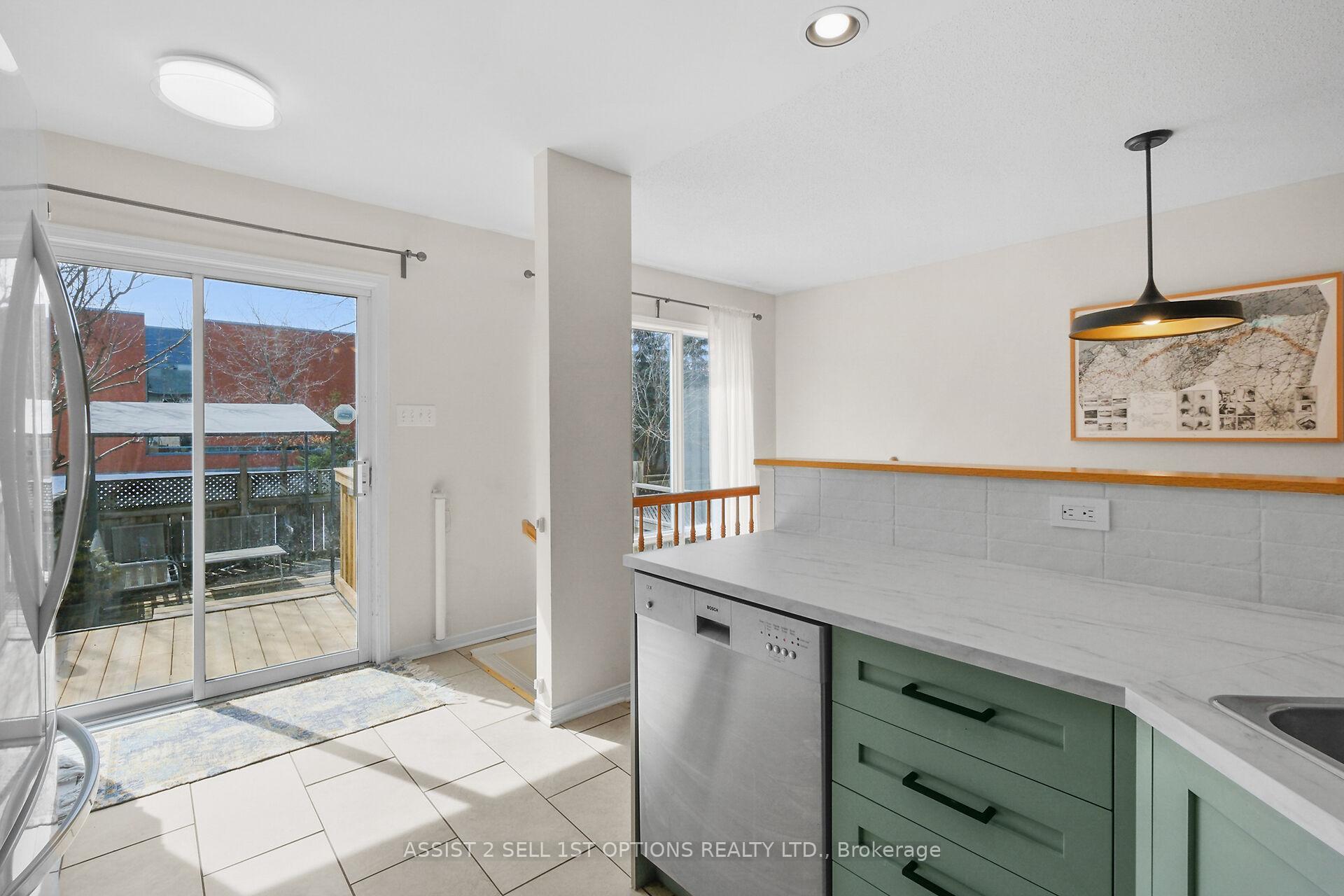 Photo 14 of 48 College Circle, Ottawa, Castle Heights/Rideau High — HOMEH