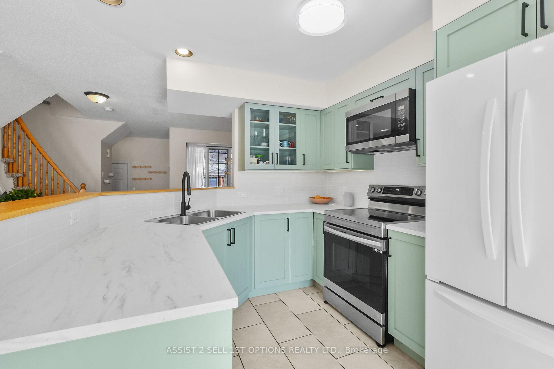 Photo 15 of 48 College Circle, Ottawa, Castle Heights/Rideau High — HOMEH