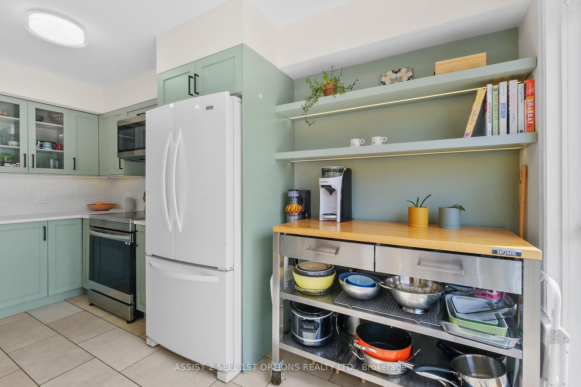 Photo 17 of 48 College Circle, Ottawa, Castle Heights/Rideau High — HOMEH