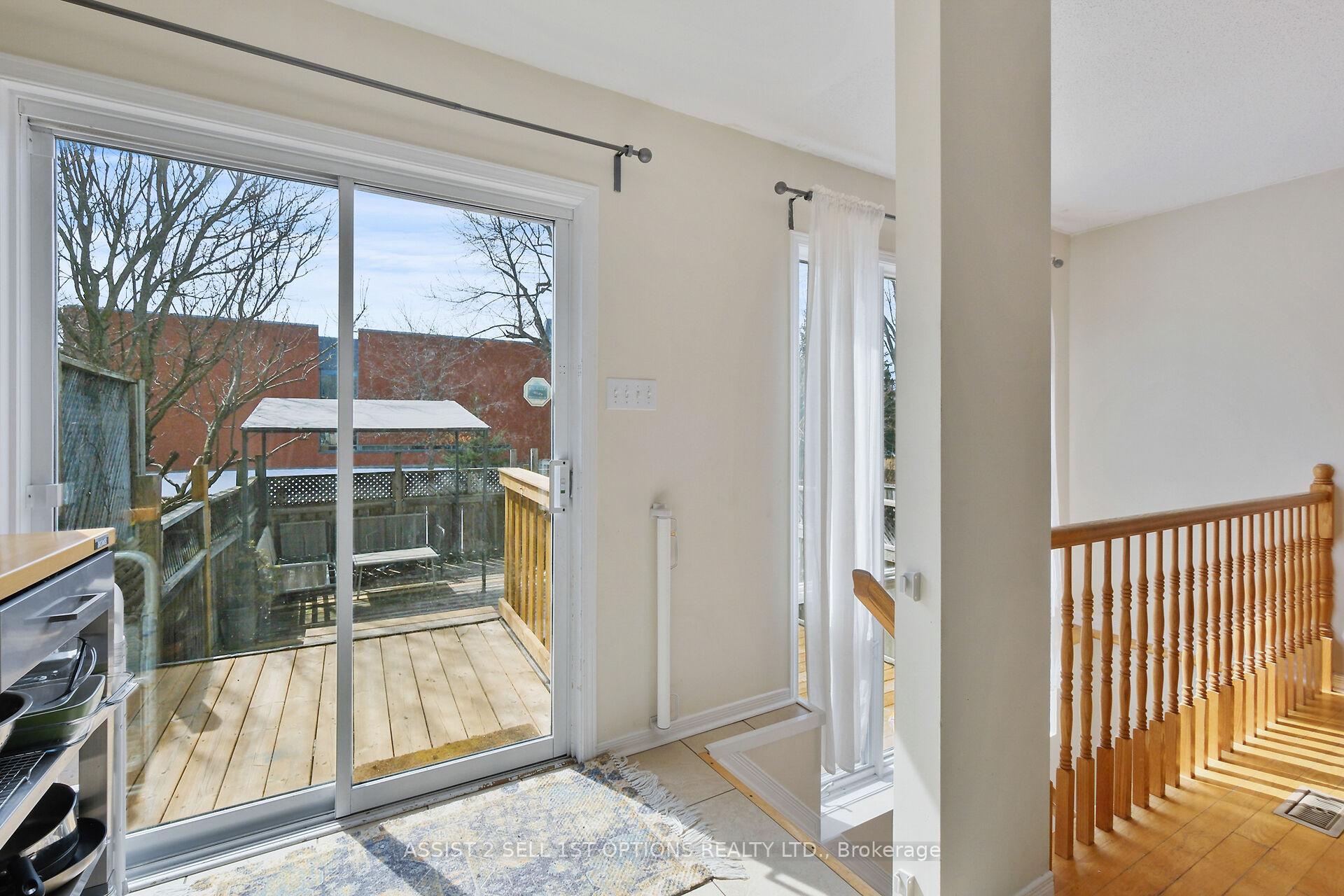 Photo 19 of 48 College Circle, Ottawa, Castle Heights/Rideau High — HOMEH