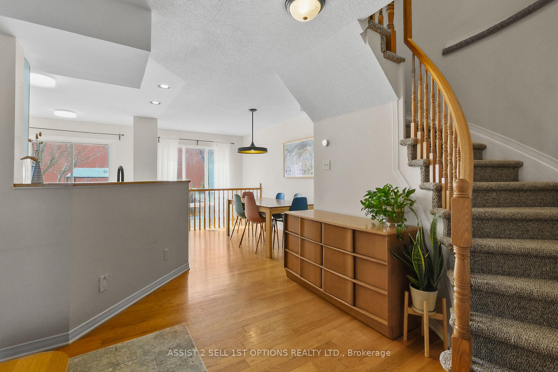 Photo 20 of 48 College Circle, Ottawa, Castle Heights/Rideau High — HOMEH