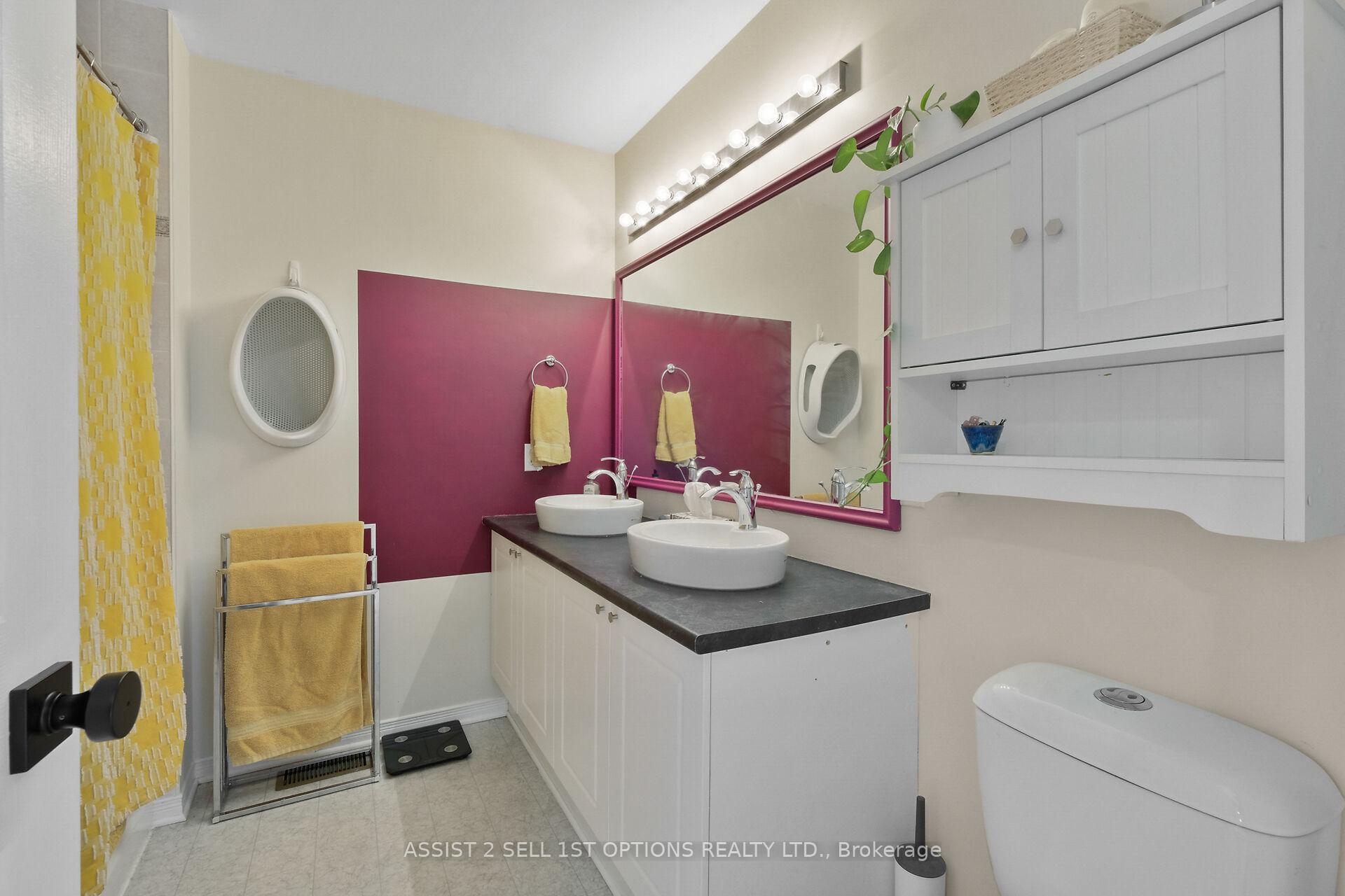 Photo 24 of 48 College Circle, Ottawa, Castle Heights/Rideau High — HOMEH