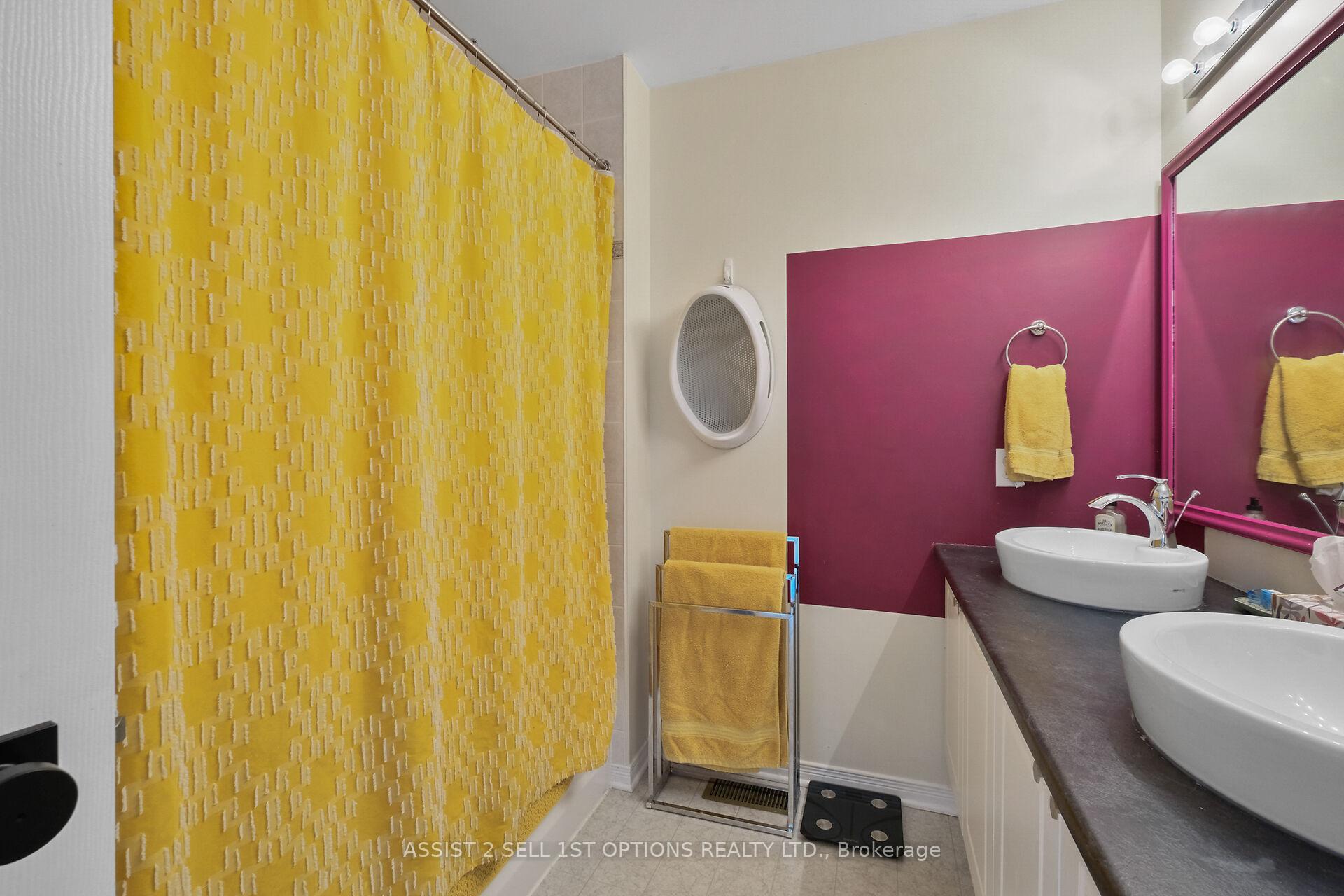 Photo 25 of 48 College Circle, Ottawa, Castle Heights/Rideau High — HOMEH