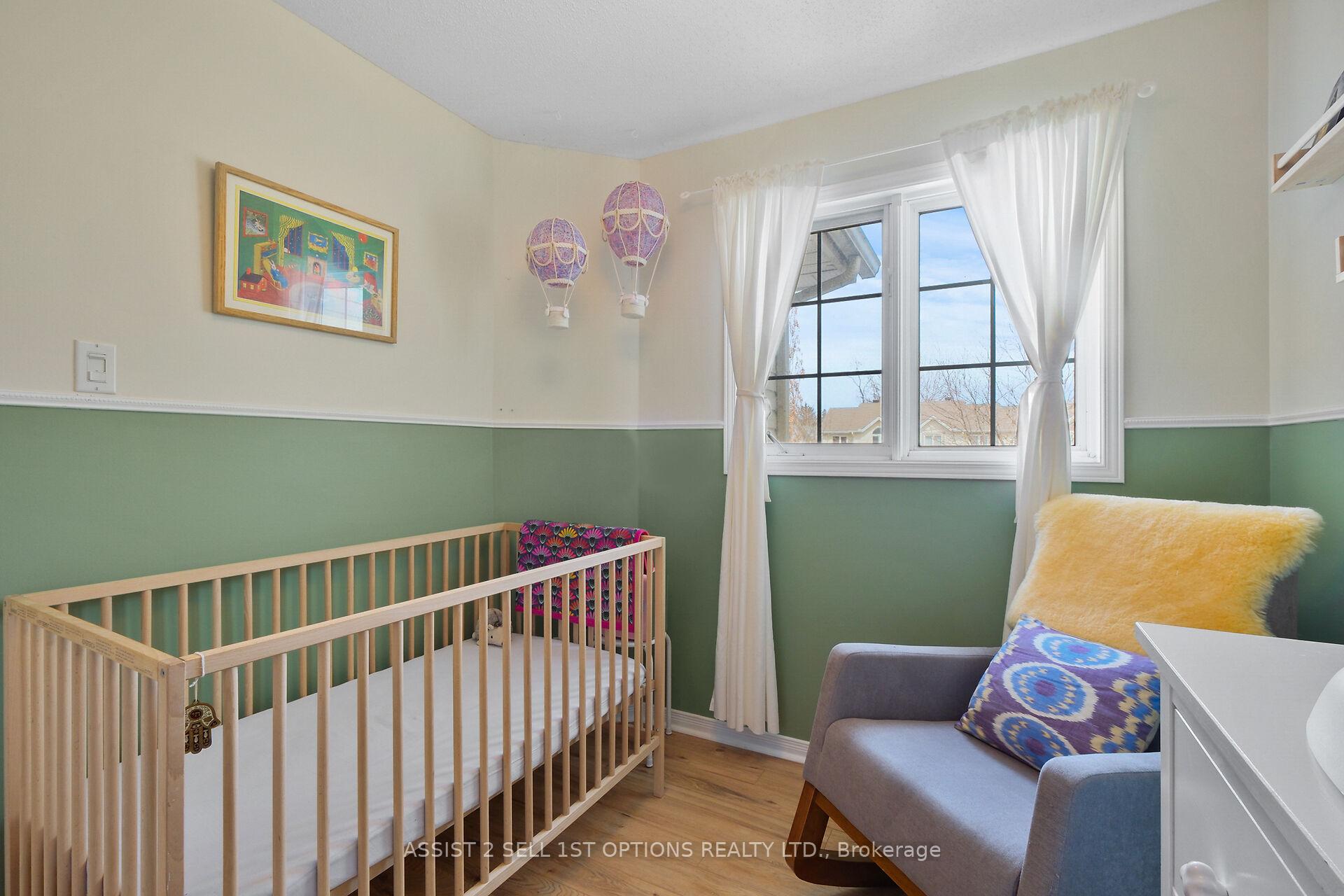 Photo 26 of 48 College Circle, Ottawa, Castle Heights/Rideau High — HOMEH
