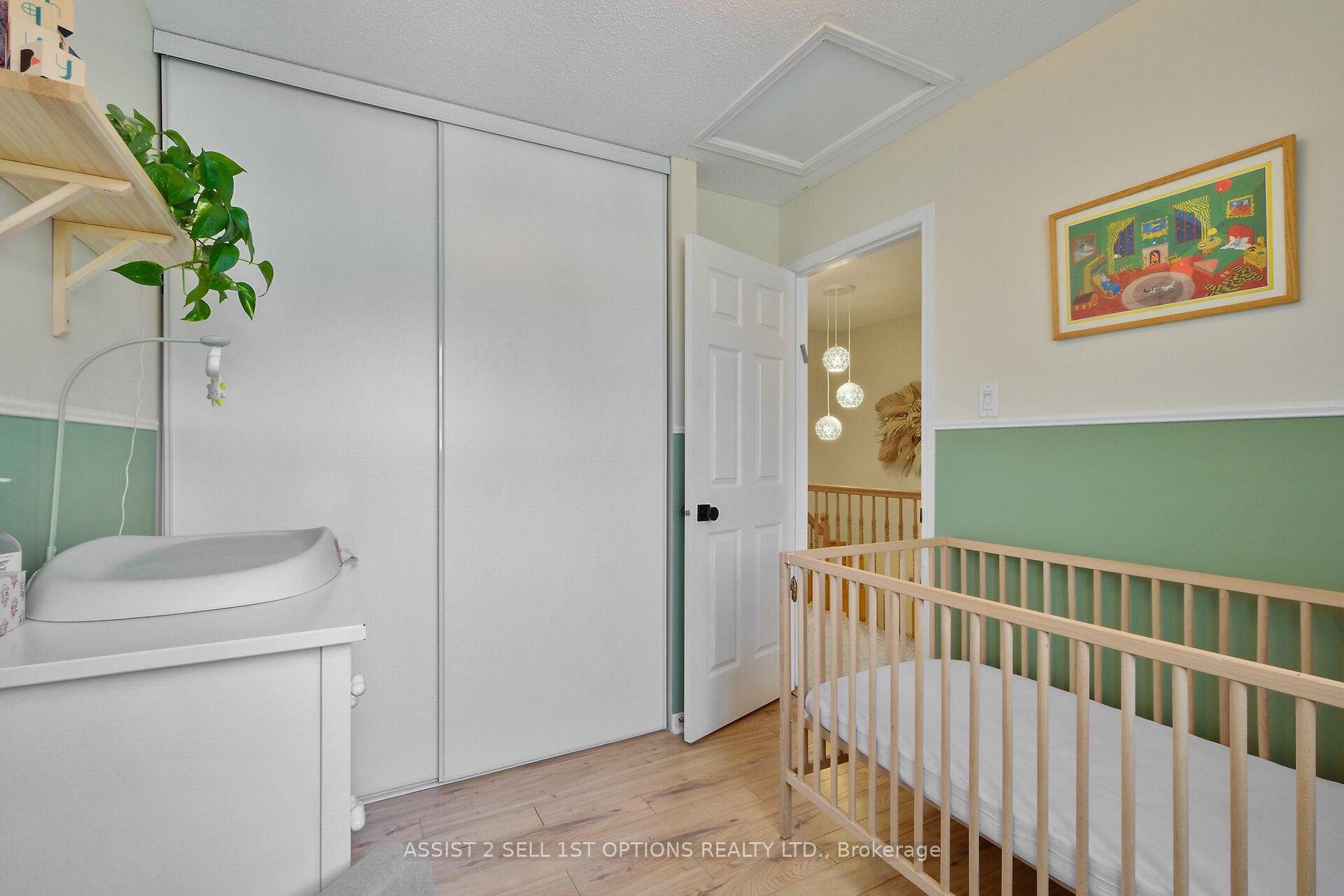 Photo 27 of 48 College Circle, Ottawa, Castle Heights/Rideau High — HOMEH