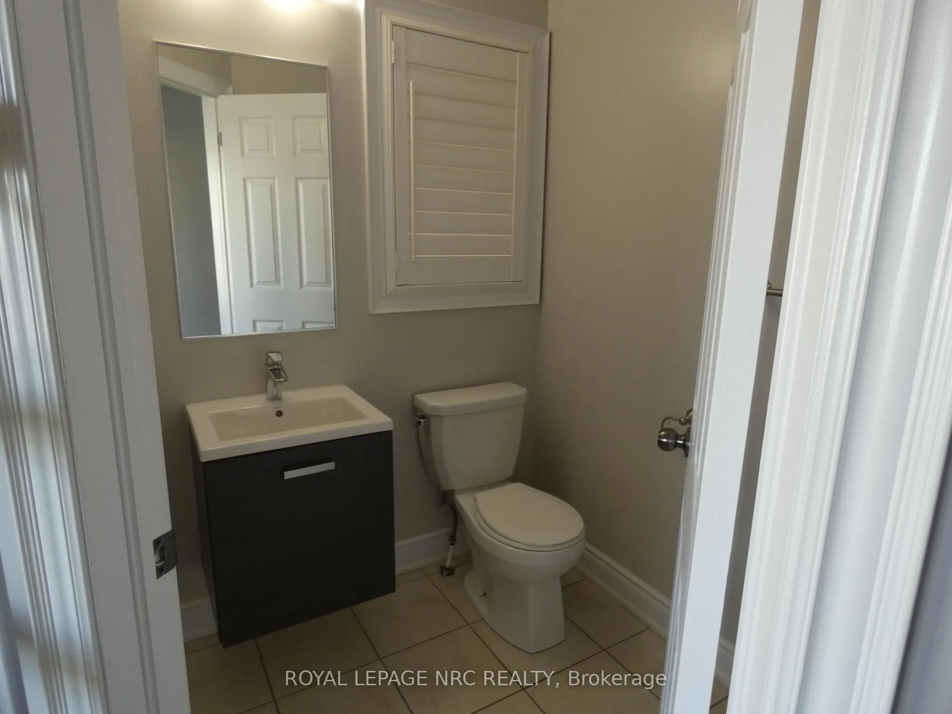 Photo 7 of 7857 Sassafras Trail, Niagara Falls, Brown — HOMEH