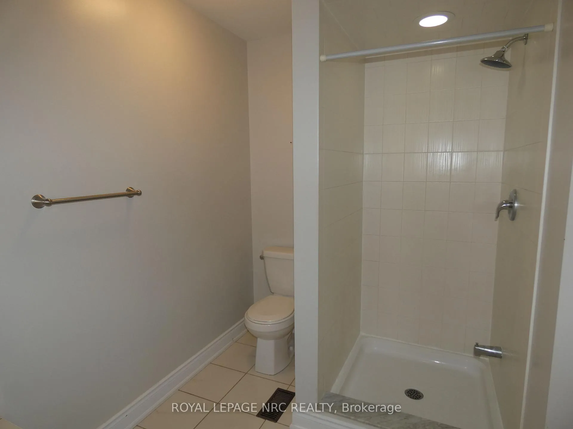 Photo 15 of 7857 Sassafras Trail, Niagara Falls, Brown — HOMEH