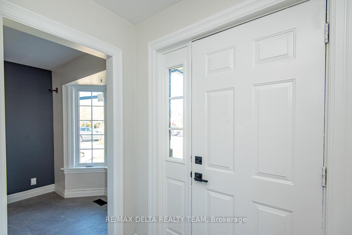 Photo 2 of 276 Turnstone Court, Ottawa, Chatelaine Village — HOMEH