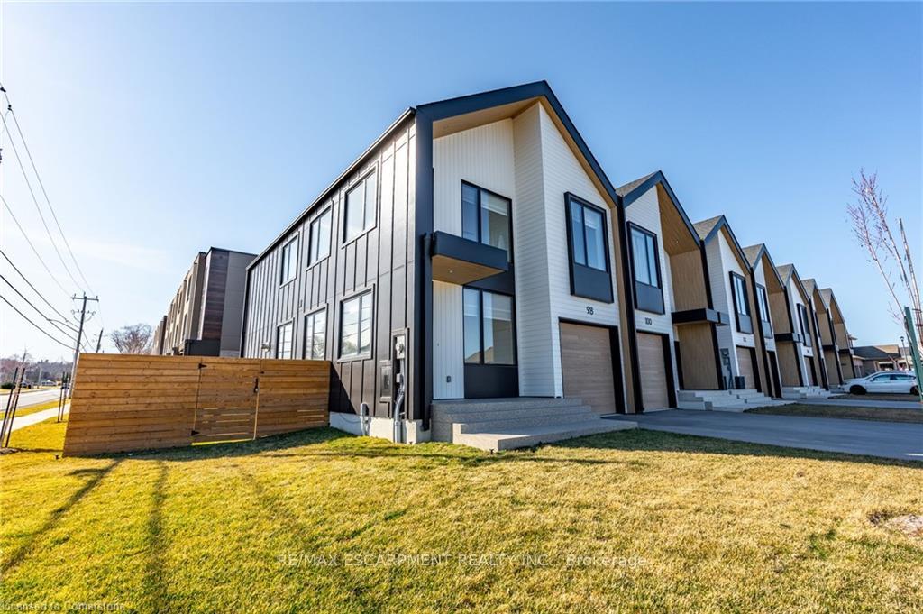 Photo 2 of 98 Lametti Drive, Pelham, Fonthill — HOMEH