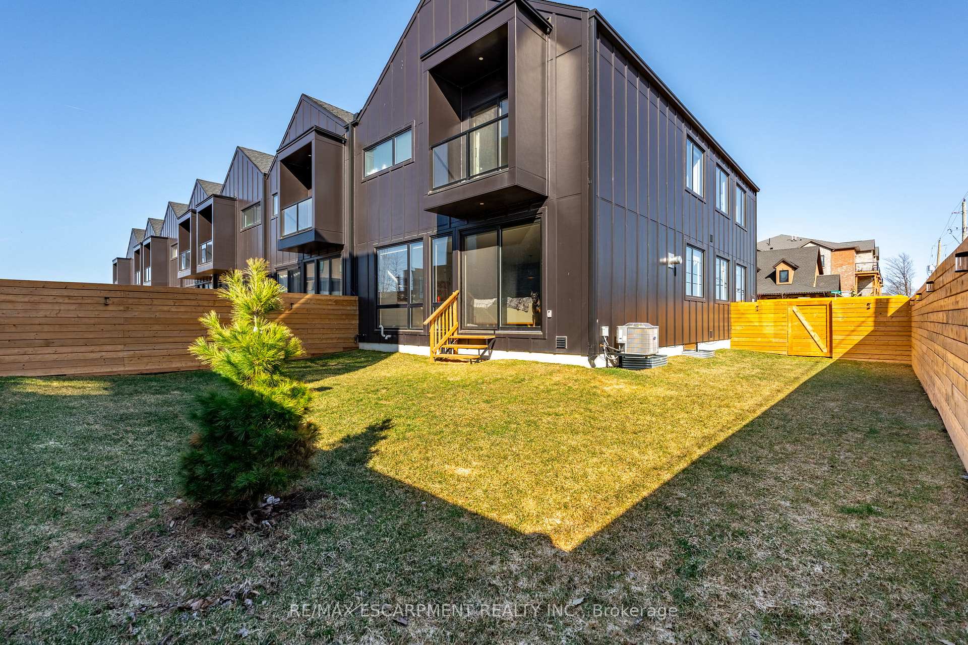Photo 46 of 98 Lametti Drive, Pelham, Fonthill — HOMEH