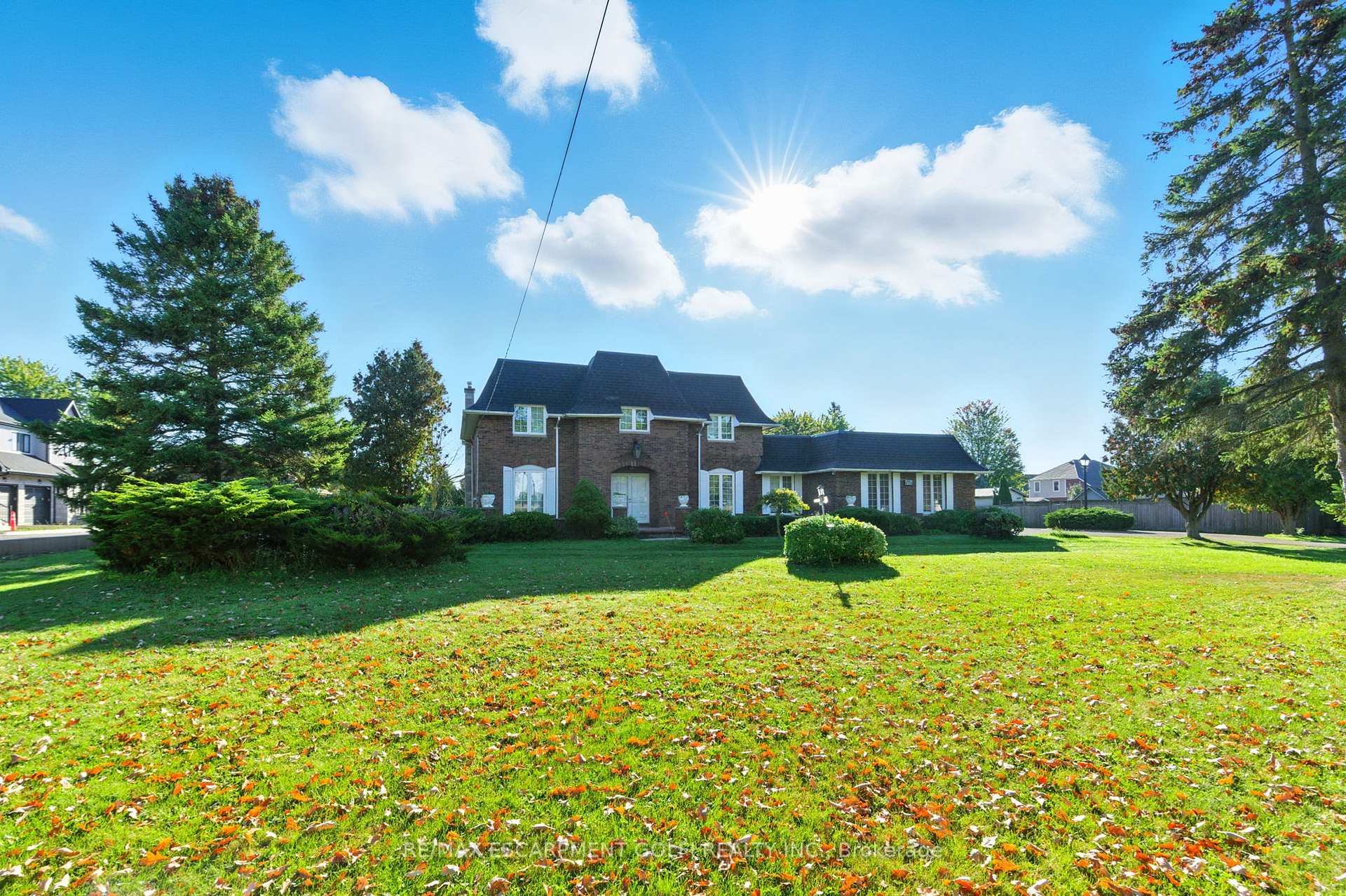 Photo 3 of 6916 Garner Road, Niagara Falls, Forestview — HOMEH