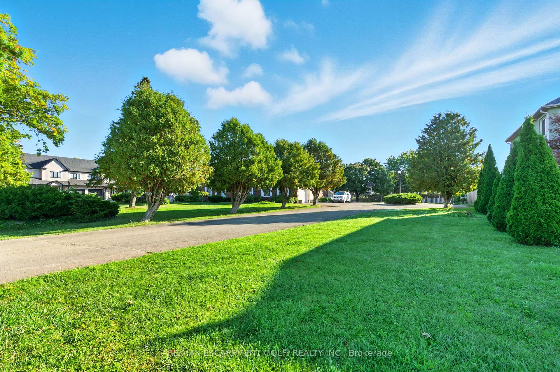Photo 5 of 6916 Garner Road, Niagara Falls, Forestview — HOMEH