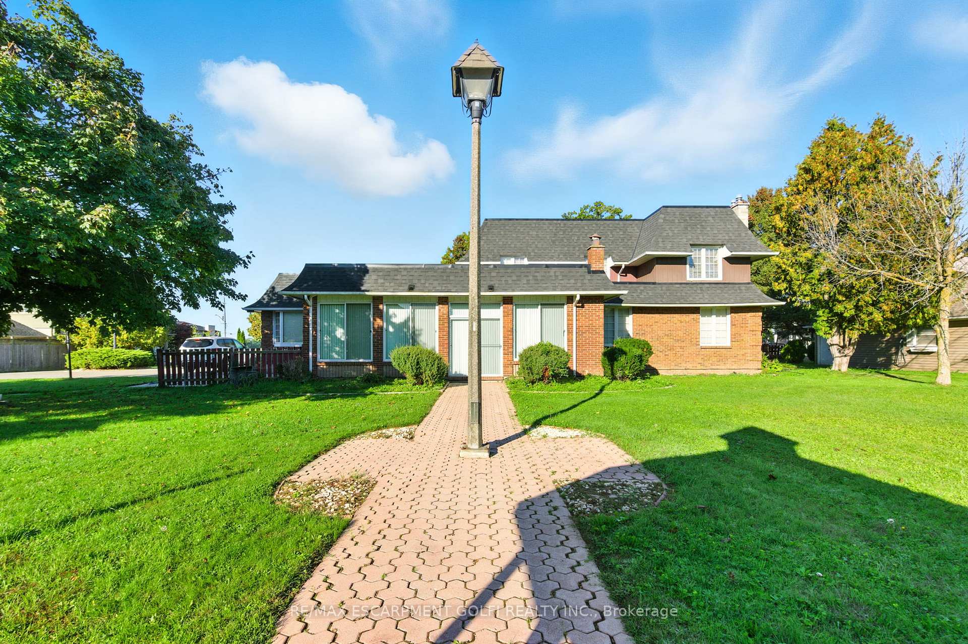 Photo 6 of 6916 Garner Road, Niagara Falls, Forestview — HOMEH