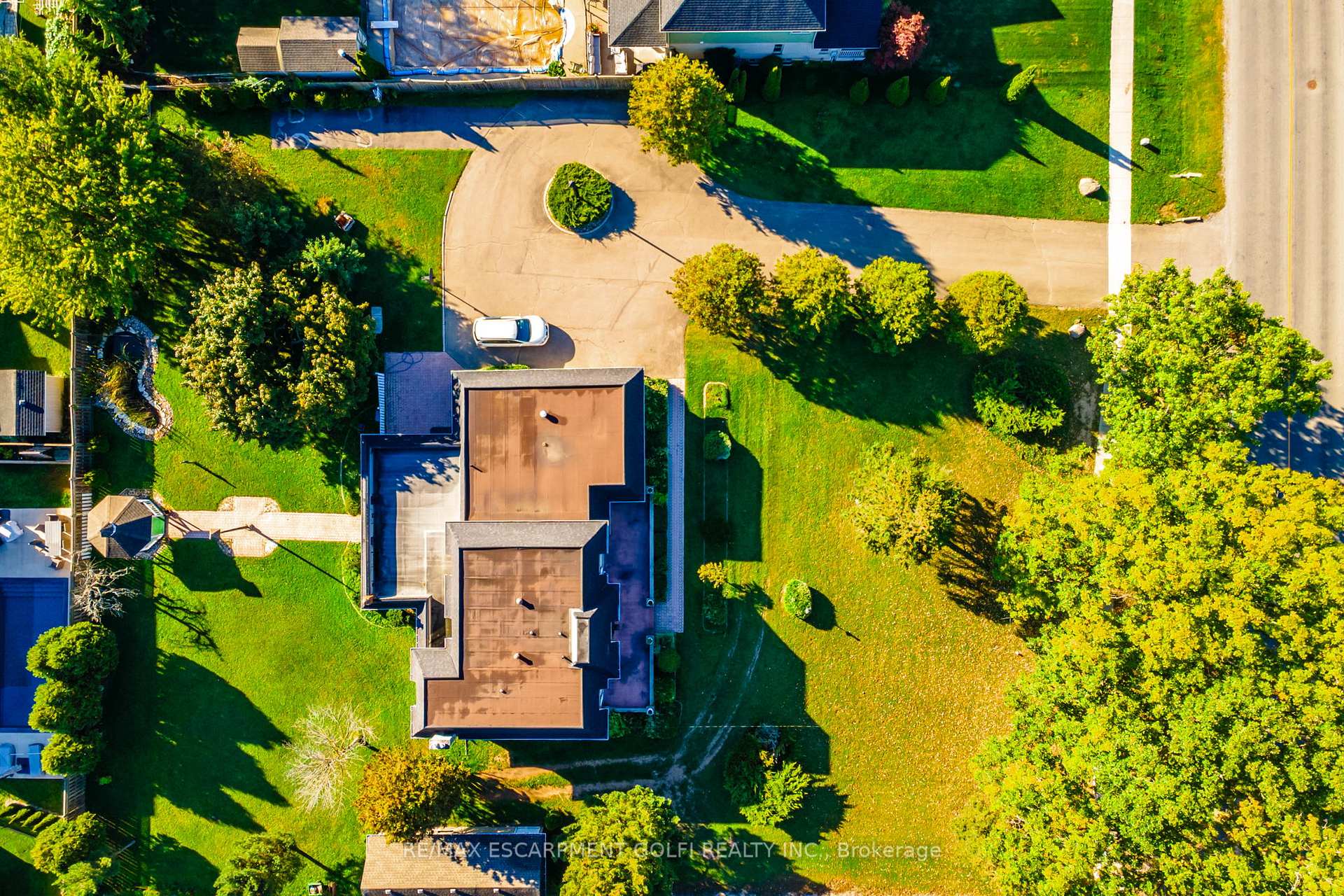 Photo 8 of 6916 Garner Road, Niagara Falls, Forestview — HOMEH