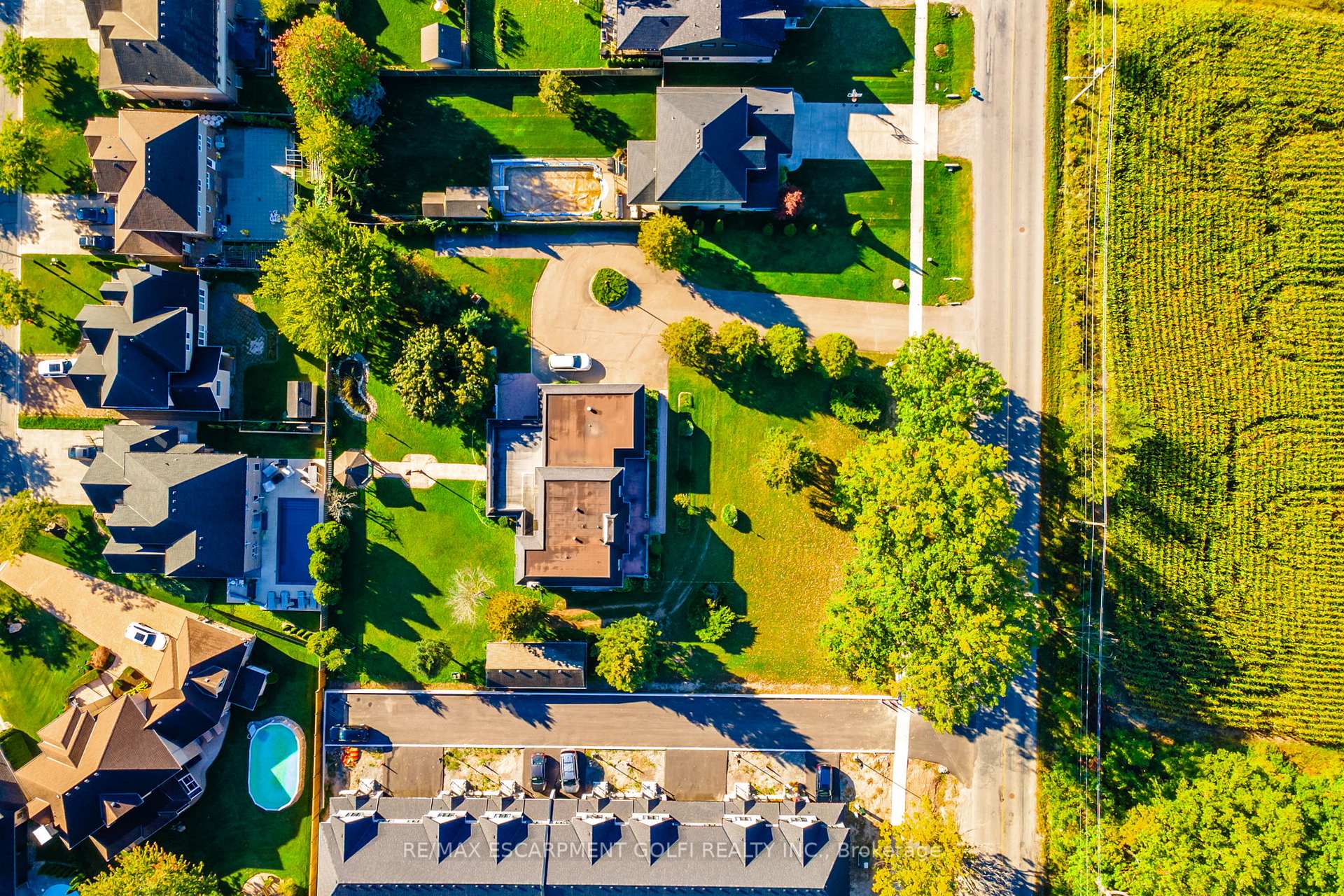 Photo 10 of 6916 Garner Road, Niagara Falls, Forestview — HOMEH