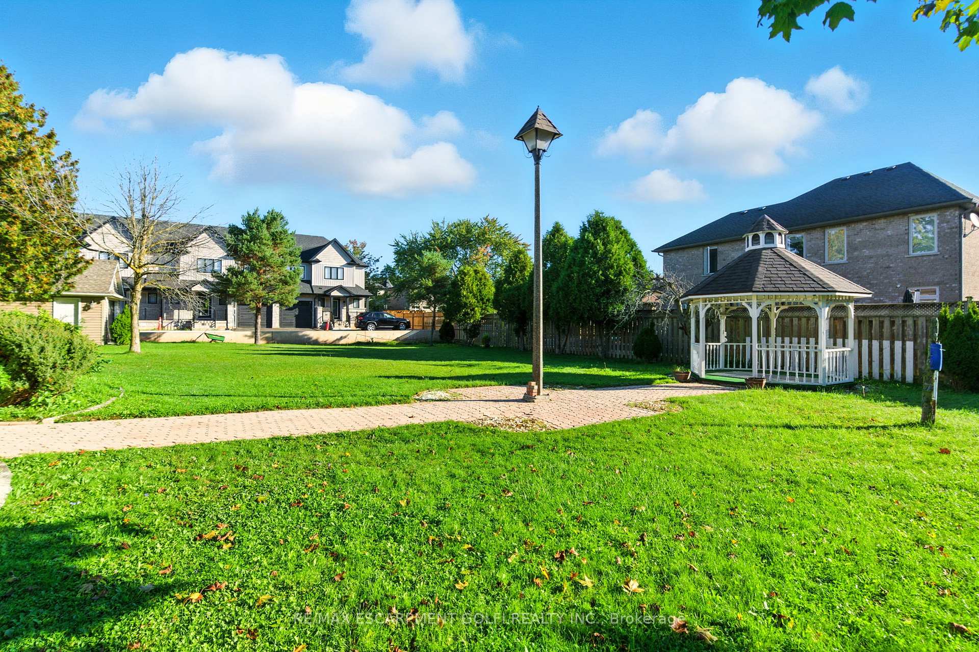 Photo 13 of 6916 Garner Road, Niagara Falls, Forestview — HOMEH