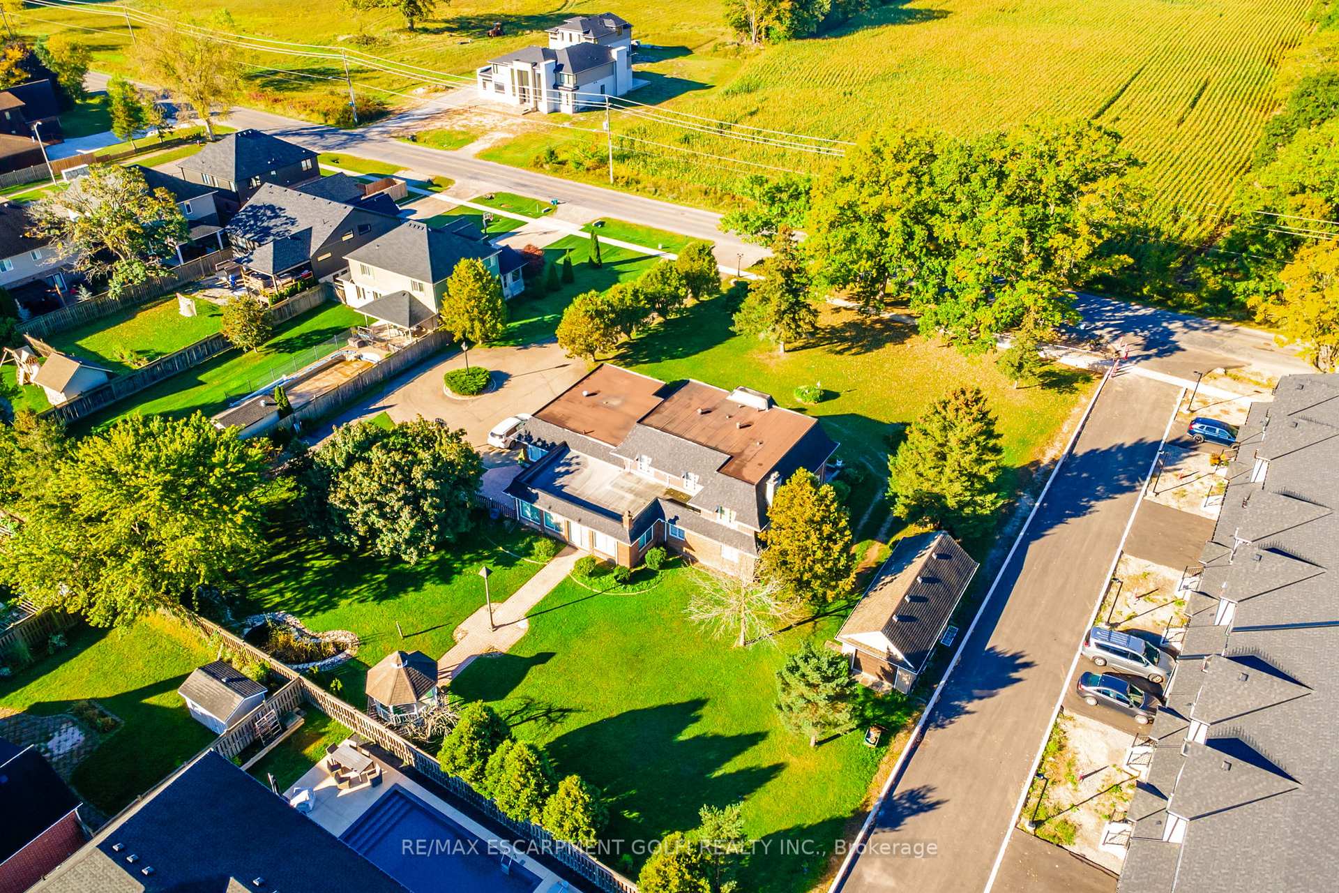 Photo 17 of 6916 Garner Road, Niagara Falls, Forestview — HOMEH