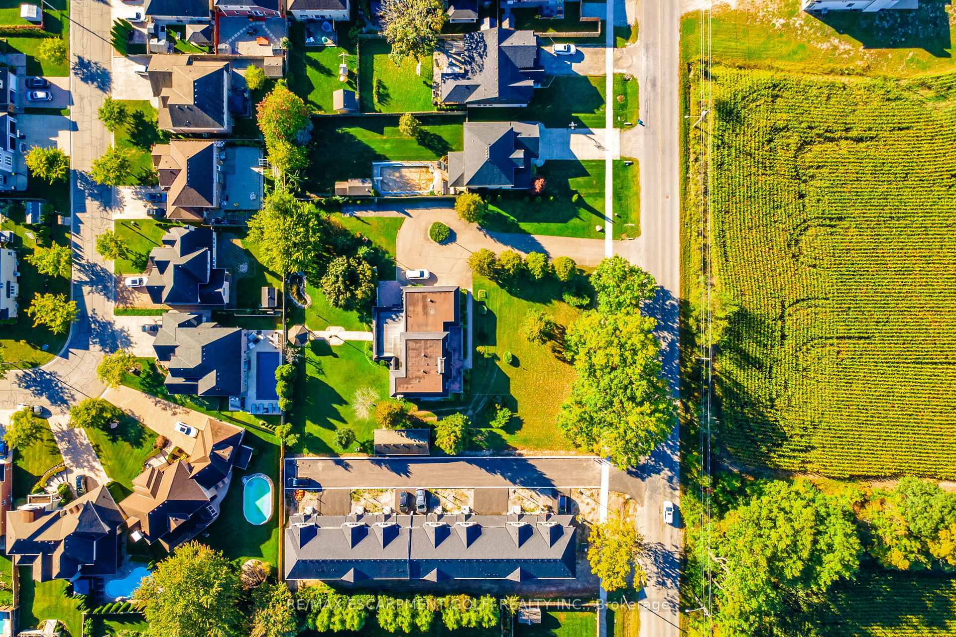 Photo 19 of 6916 Garner Road, Niagara Falls, Forestview — HOMEH