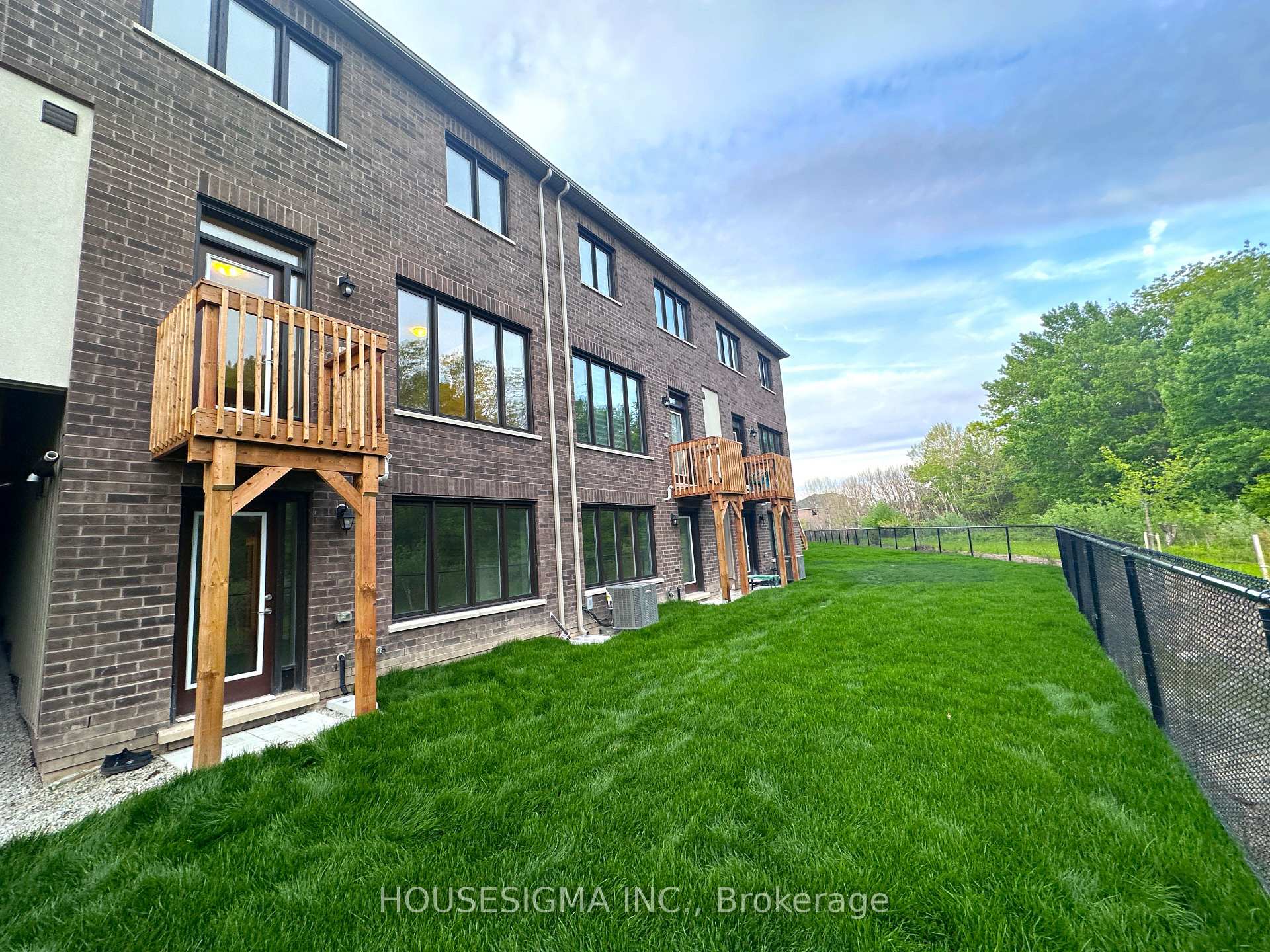 Photo 4 of 549 Celandine Terrace, Milton, Walker — HOMEH