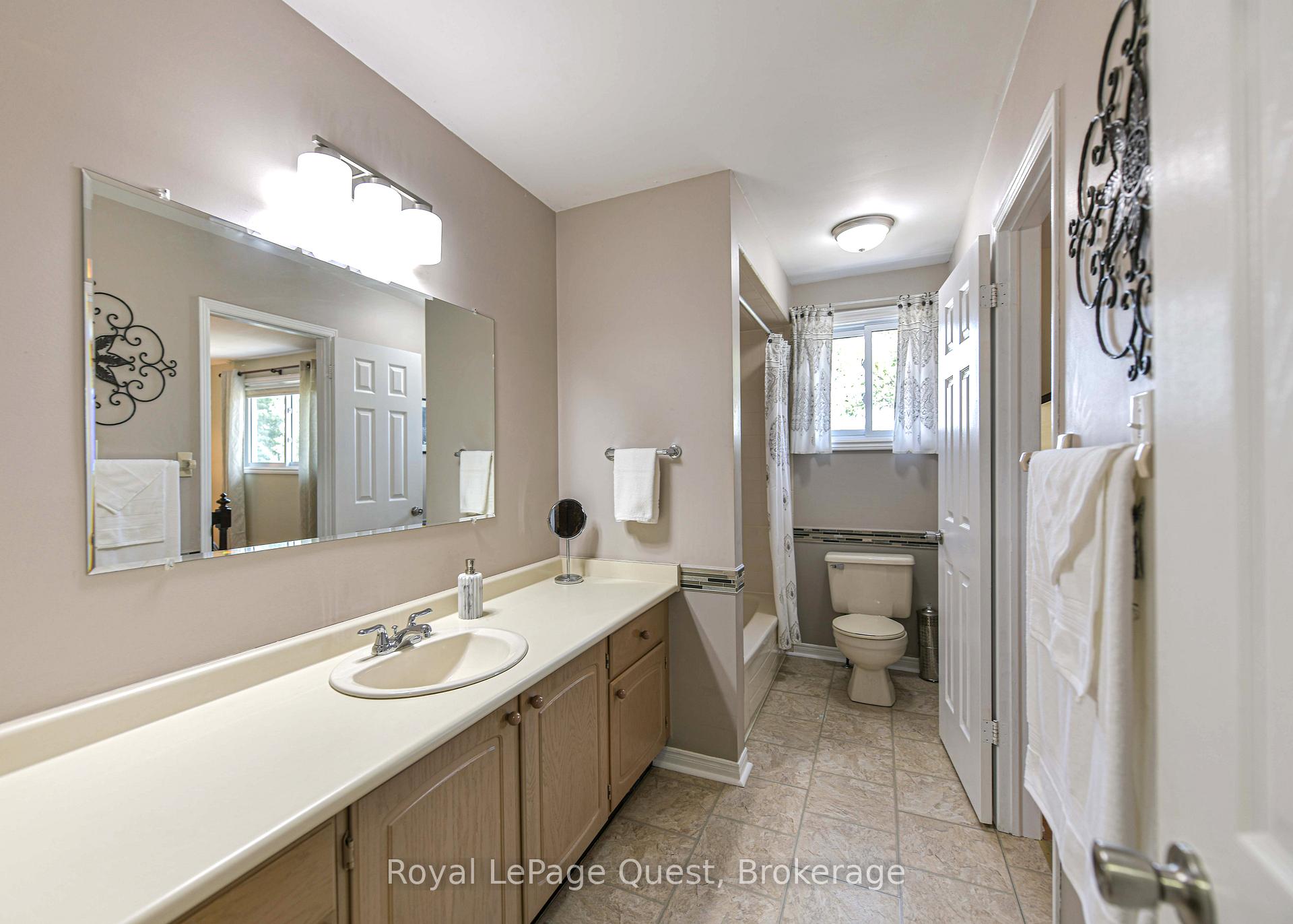 Photo 14 of 4 Chestnut Place, Orillia — HOMEH