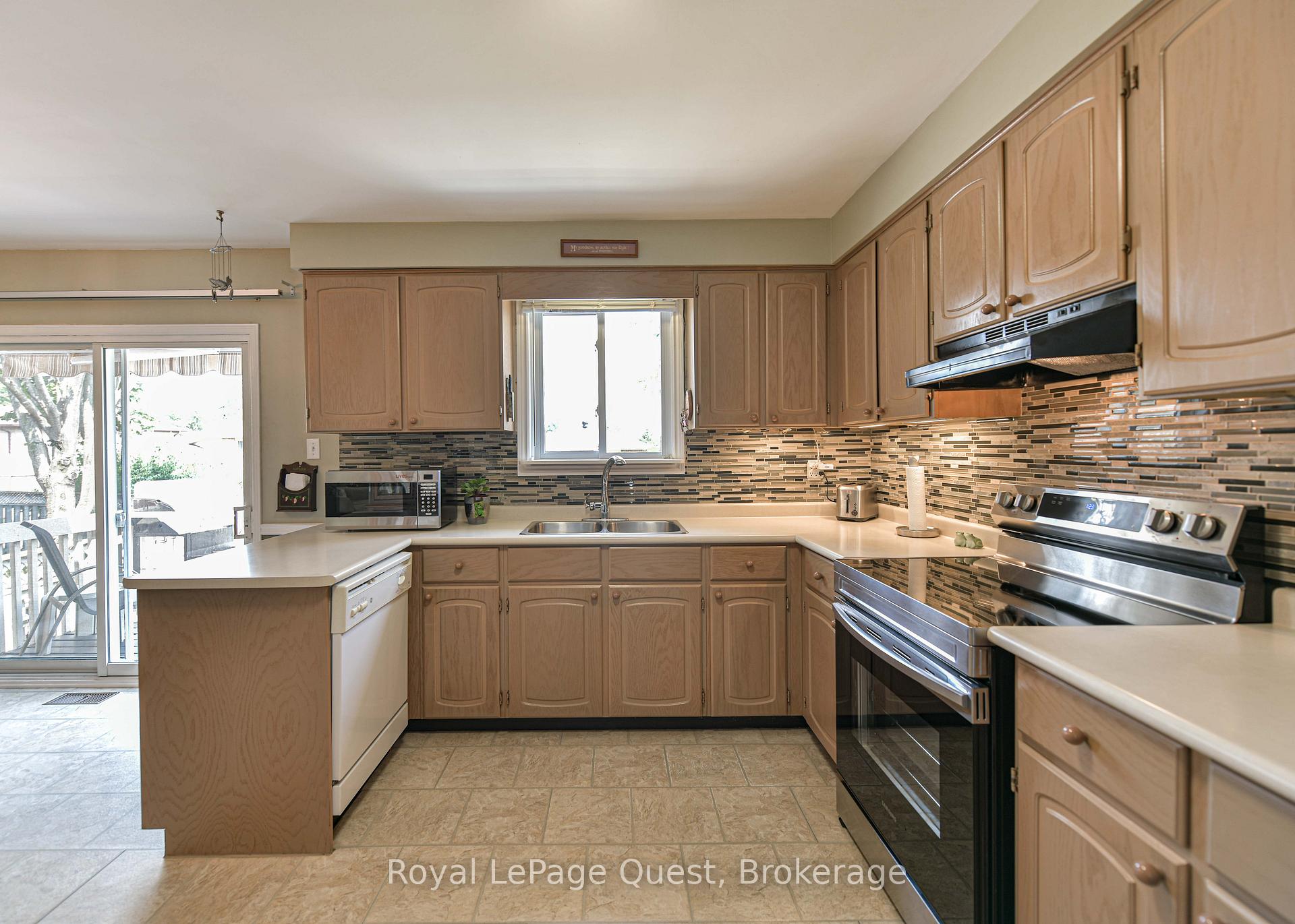Photo 18 of 4 Chestnut Place, Orillia — HOMEH