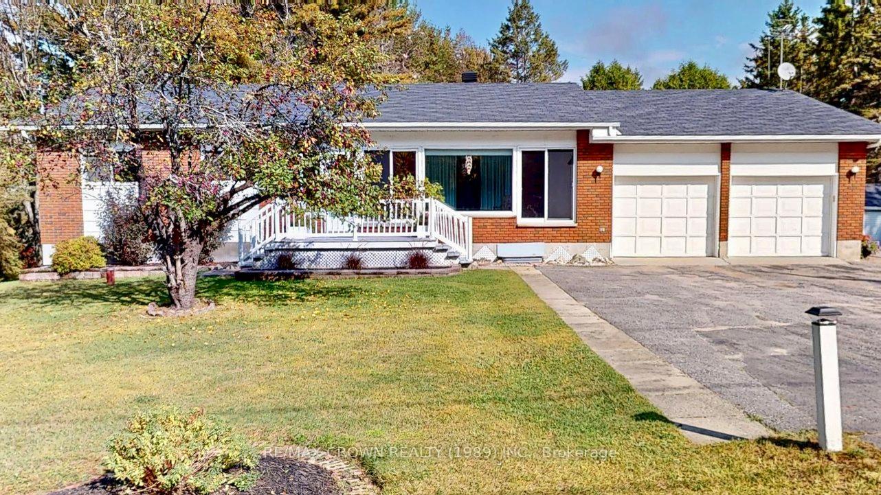 Photo 3 of 370 Cedar Heights Road, North Bay, Airport — HOMEH