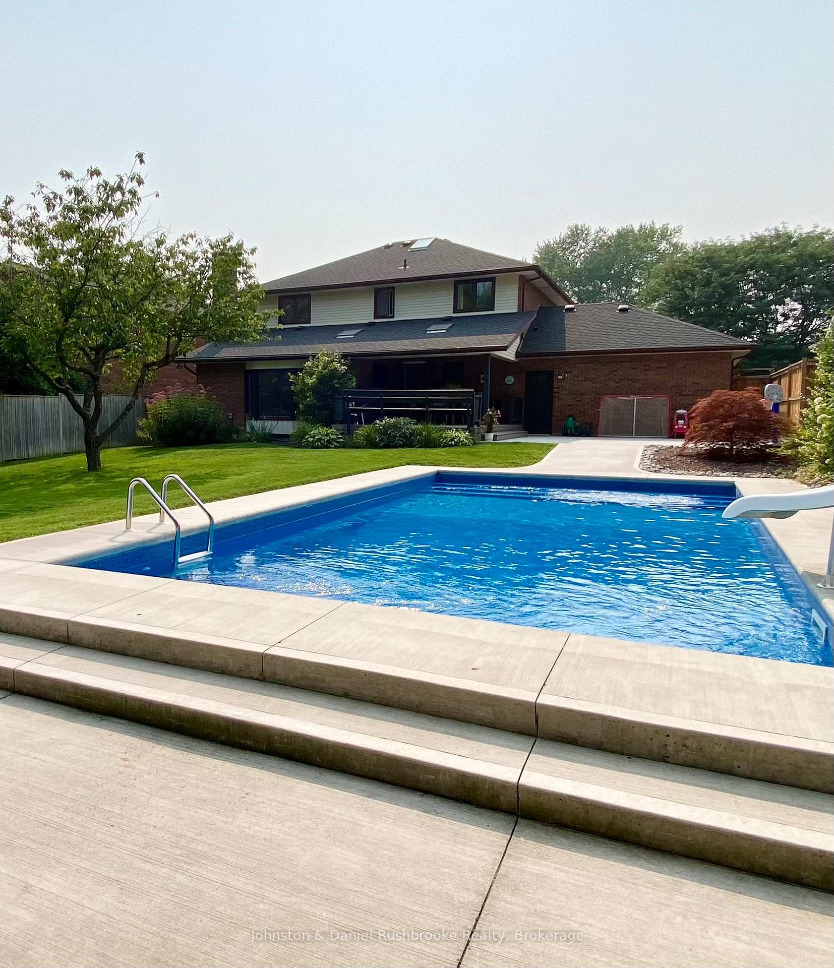 Photo 2 of 15 Fern Gate, Pelham, Fonthill — HOMEH