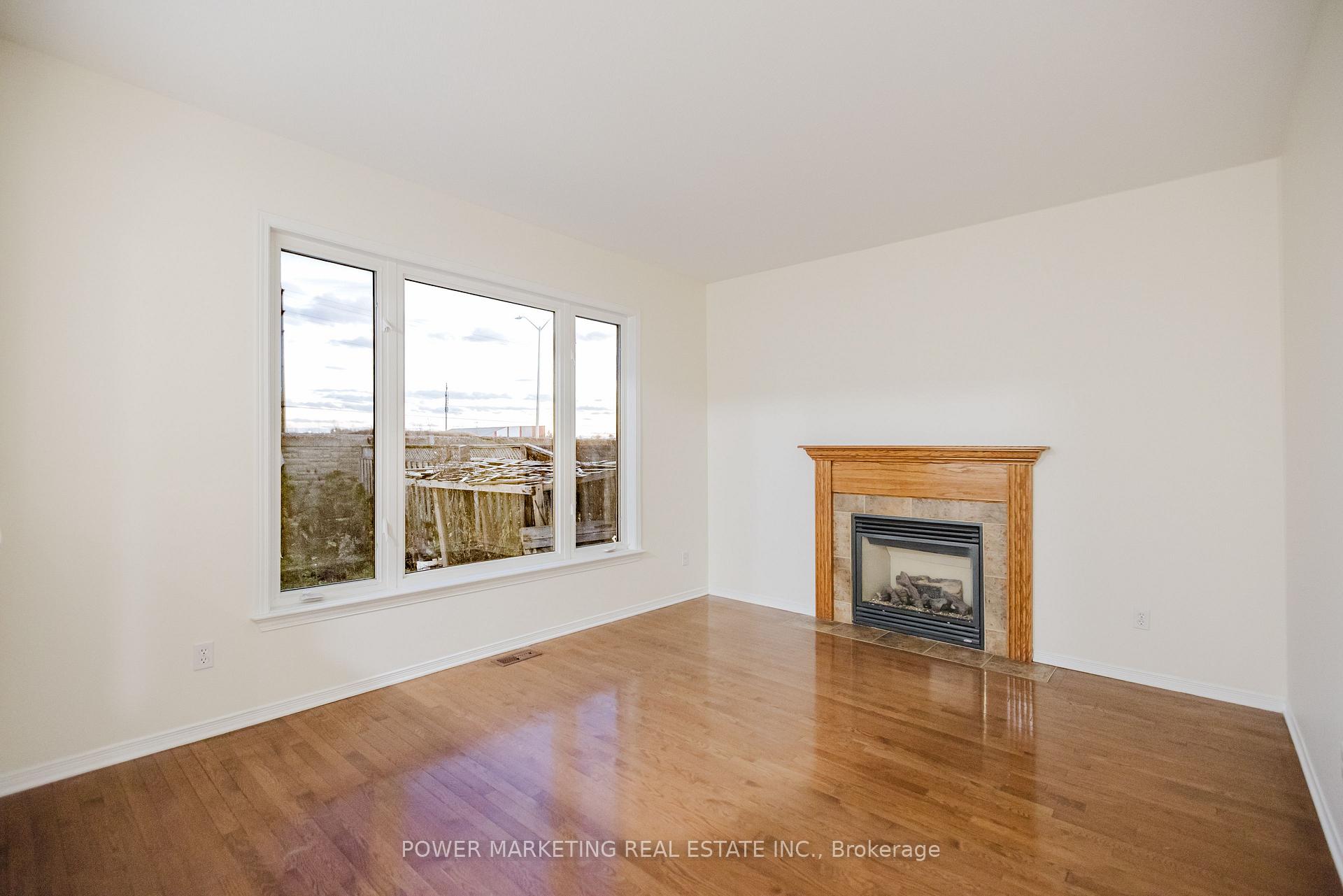 Photo 15 of 318 Rustic Hills Crescent, Ottawa, Springridge/East Village — HOMEH