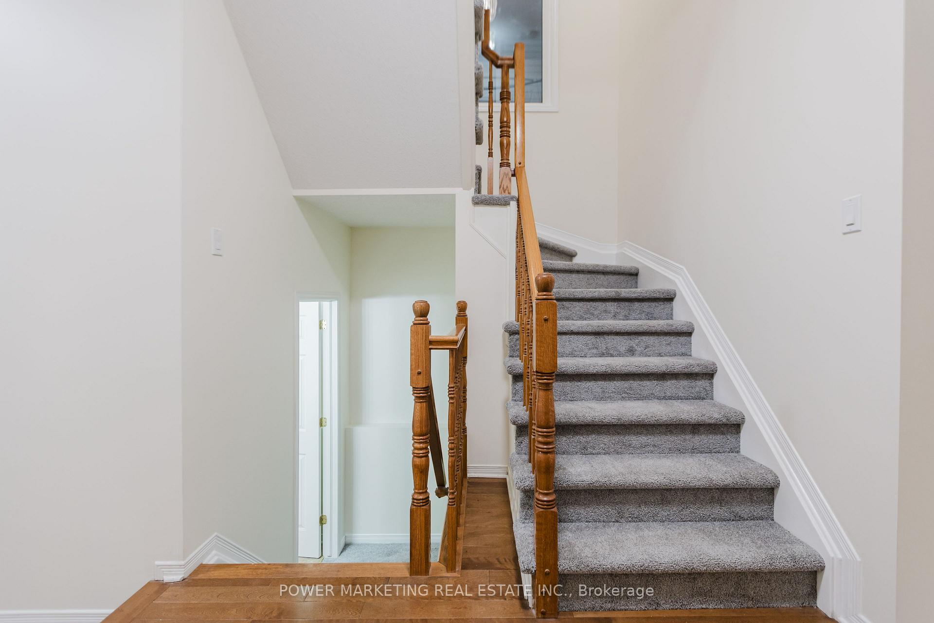 Photo 17 of 318 Rustic Hills Crescent, Ottawa, Springridge/East Village — HOMEH