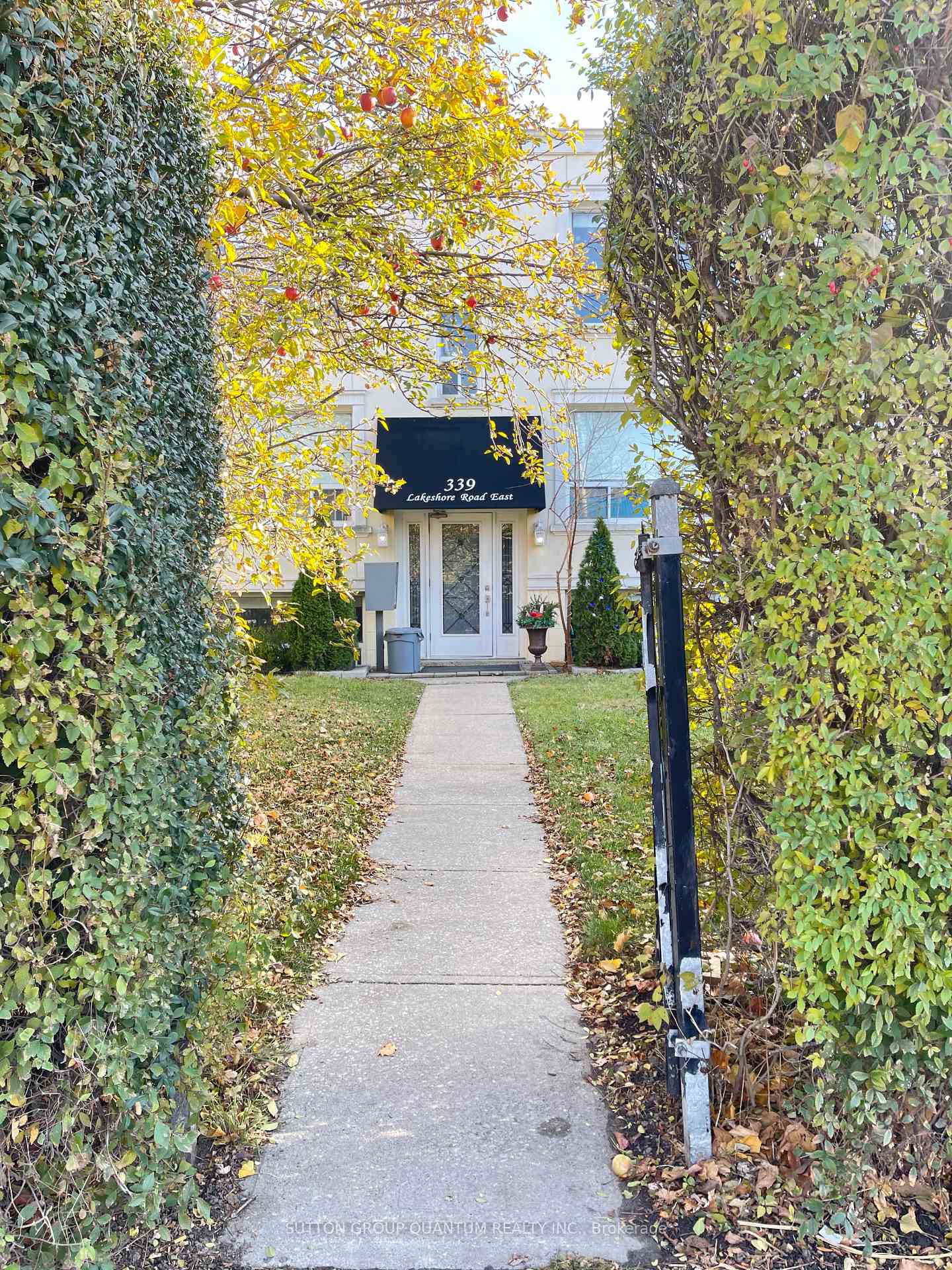 Front of Unit 3, 339 Lakeshore Road E