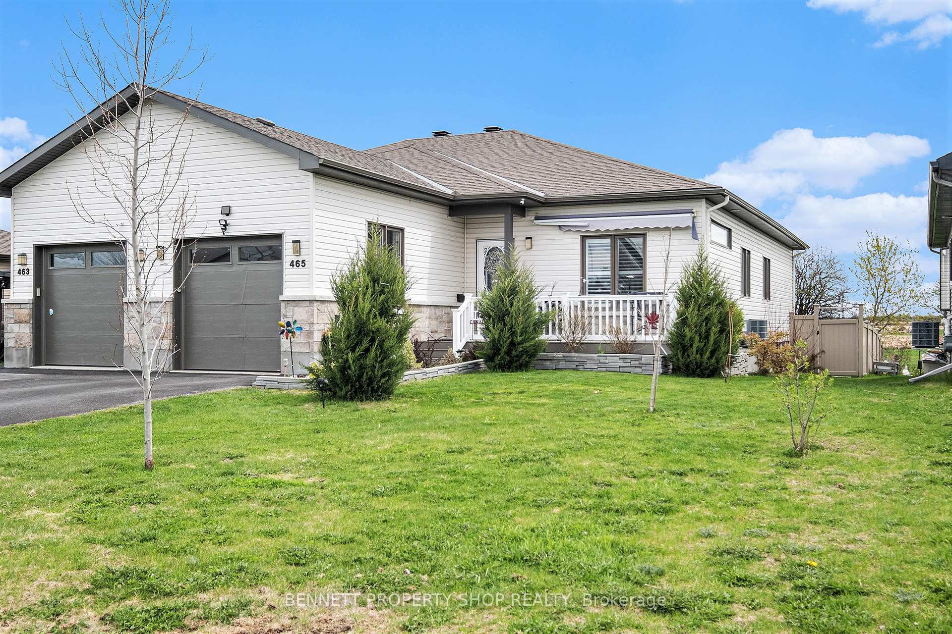 Front of 465 Lancaster Lane E