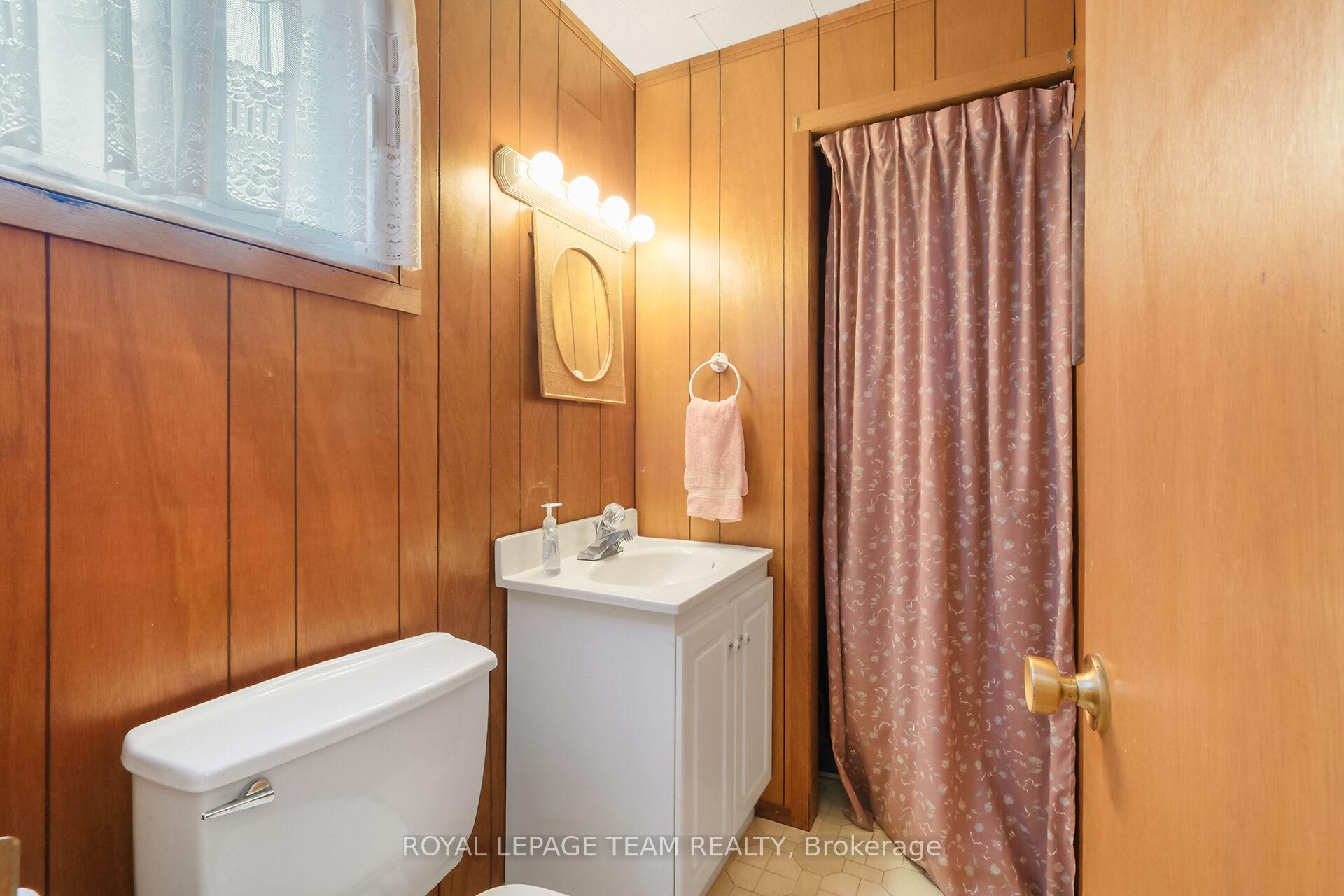Photo 15 of 6 King George Street, Ottawa, Overbrook — HOMEH