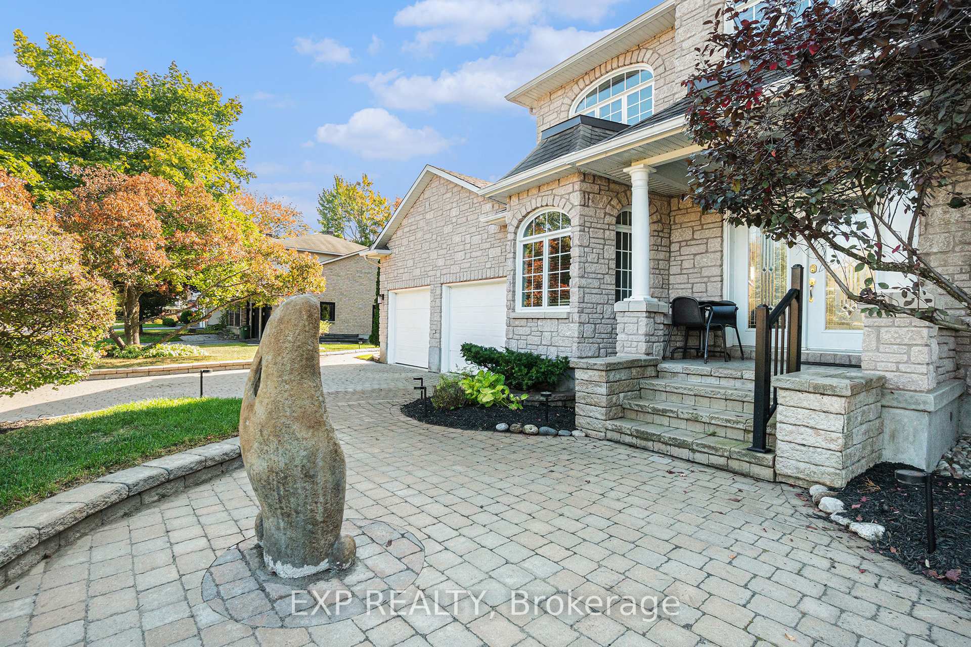 Photo 5 of 150 Topaze Avenue, Ottawa, Navan — HOMEH