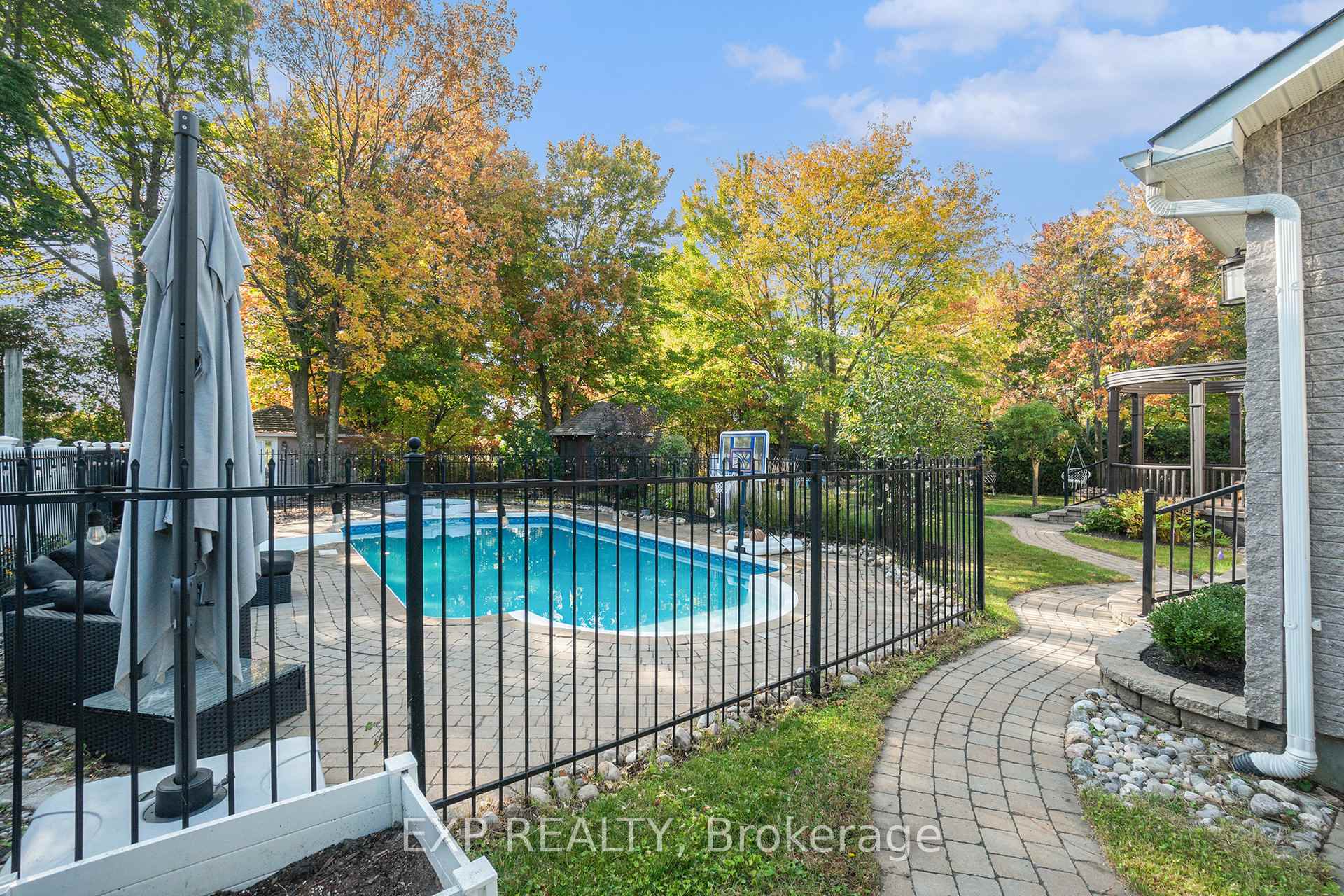 Photo 38 of 150 Topaze Avenue, Ottawa, Navan — HOMEH