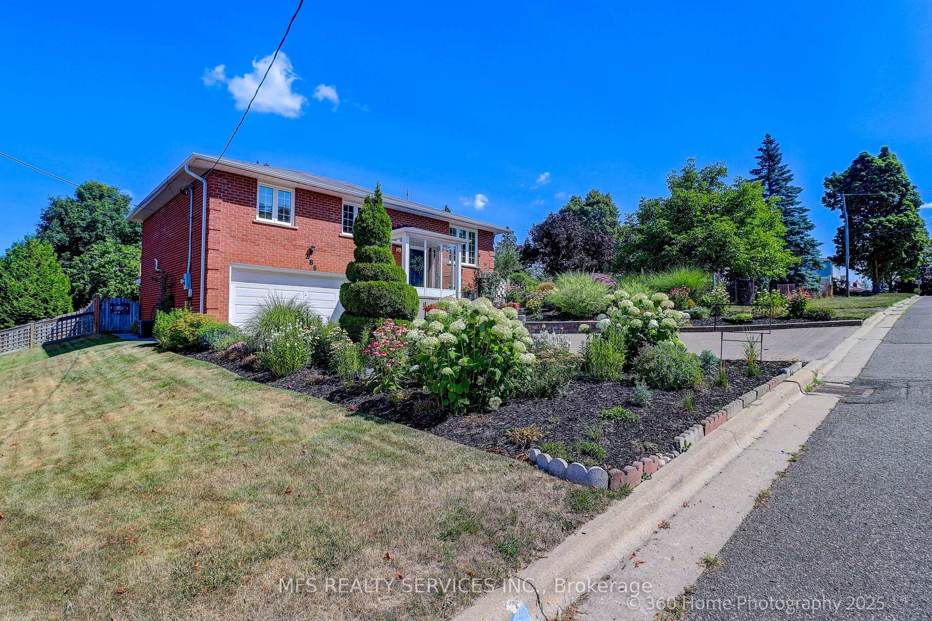 Photo 2 of 286 Seneca Avenue, Oshawa, Samac — HOMEH