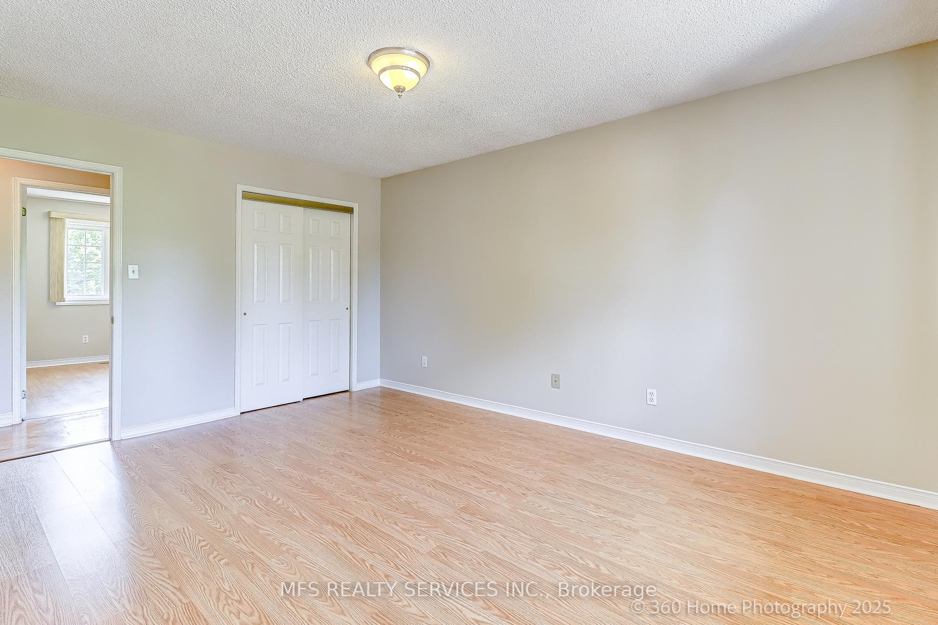 Photo 14 of 286 Seneca Avenue, Oshawa, Samac — HOMEH