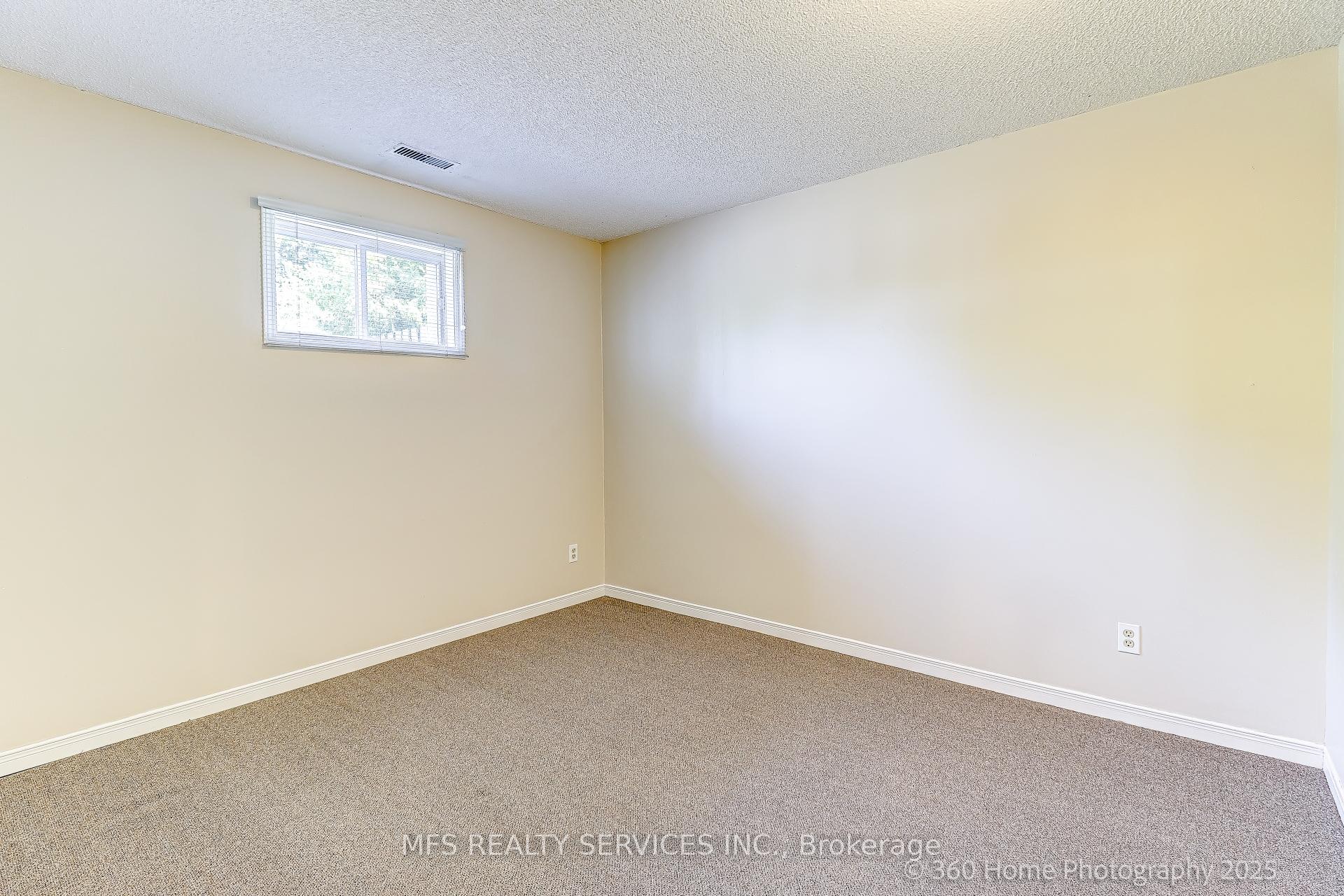 Photo 19 of 286 Seneca Avenue, Oshawa, Samac — HOMEH