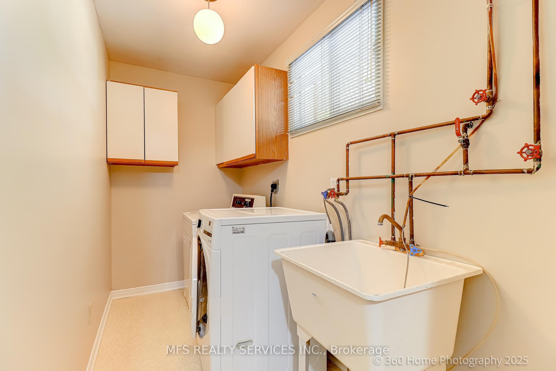 Photo 21 of 286 Seneca Avenue, Oshawa, Samac — HOMEH