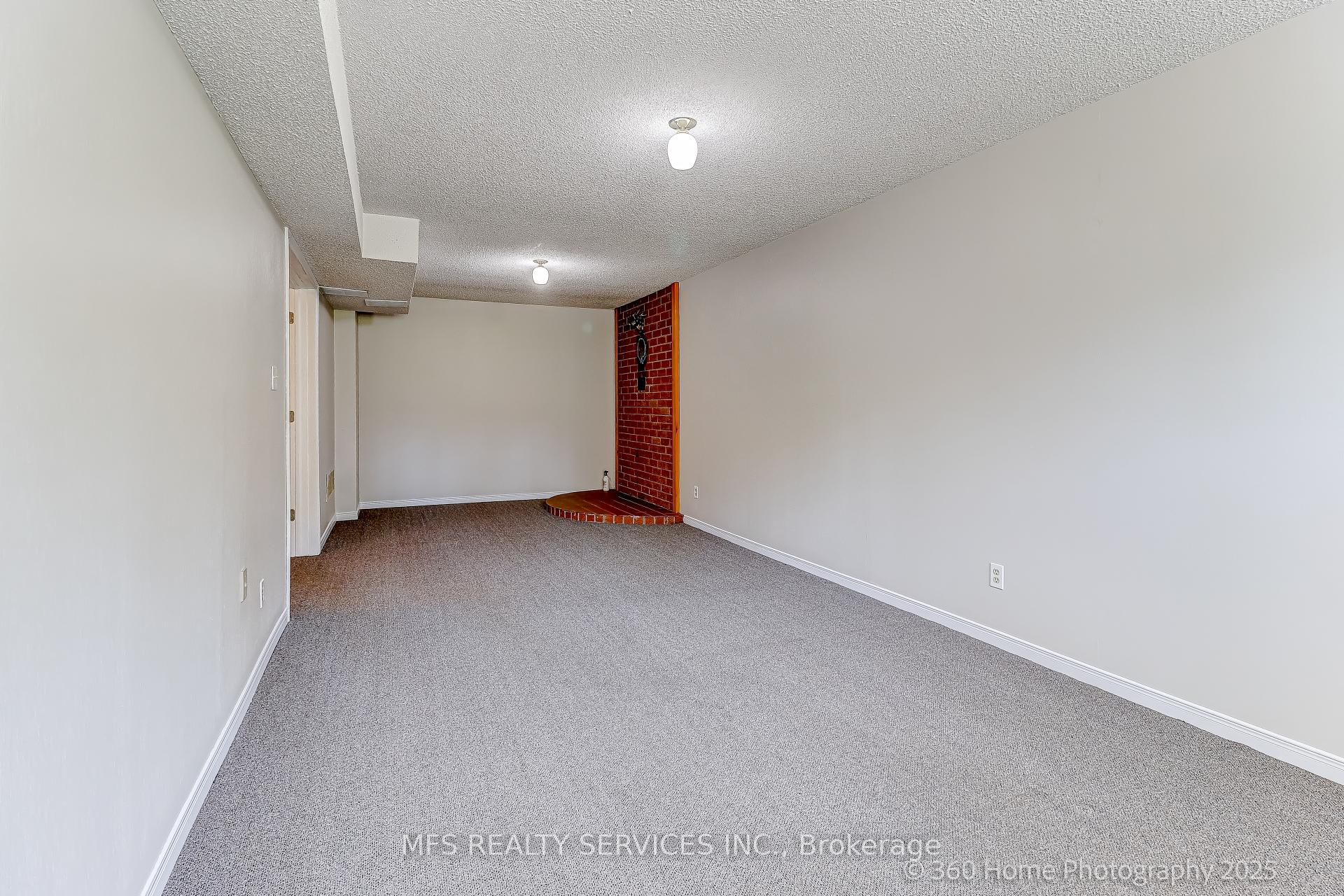 Photo 23 of 286 Seneca Avenue, Oshawa, Samac — HOMEH
