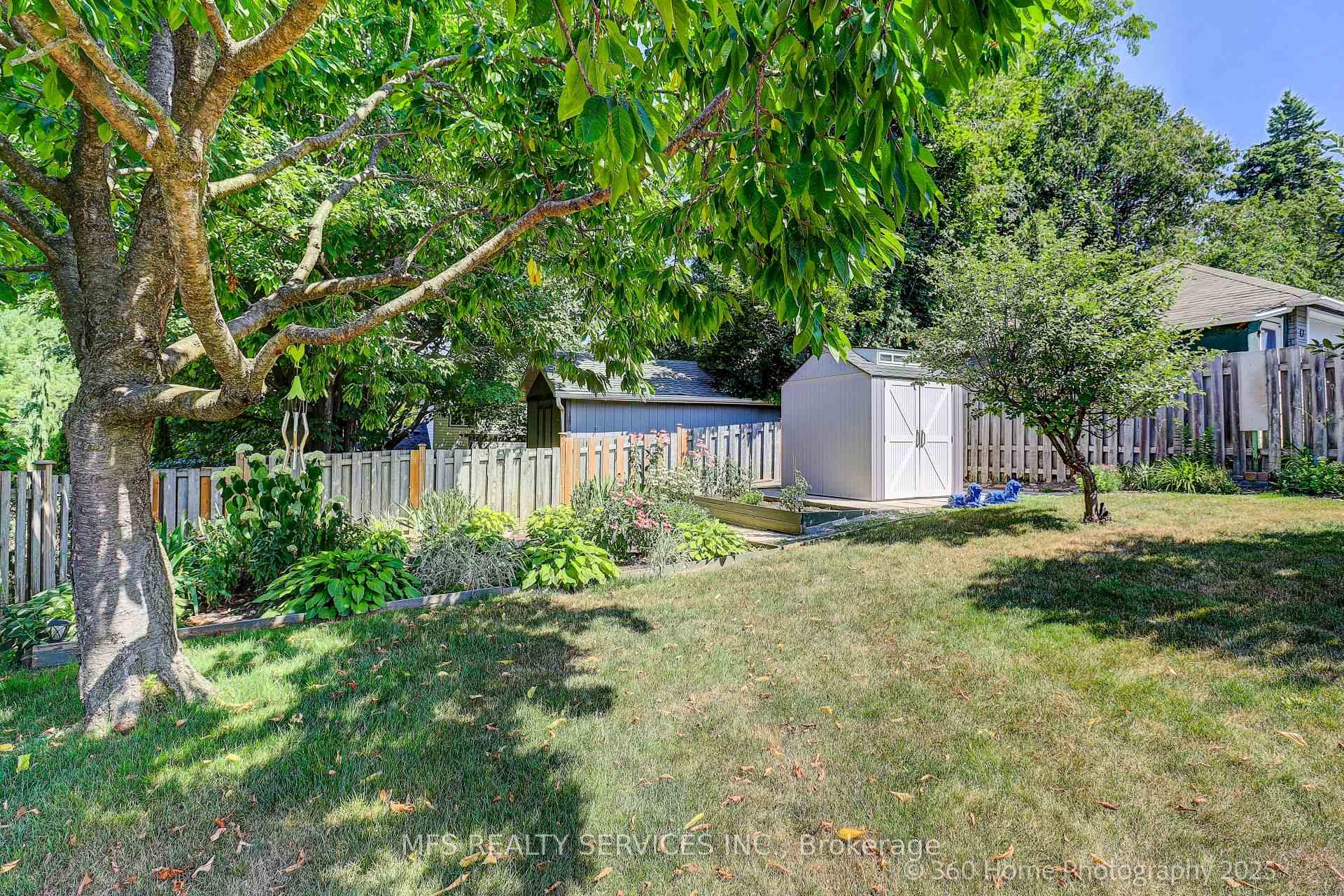 Photo 25 of 286 Seneca Avenue, Oshawa, Samac — HOMEH