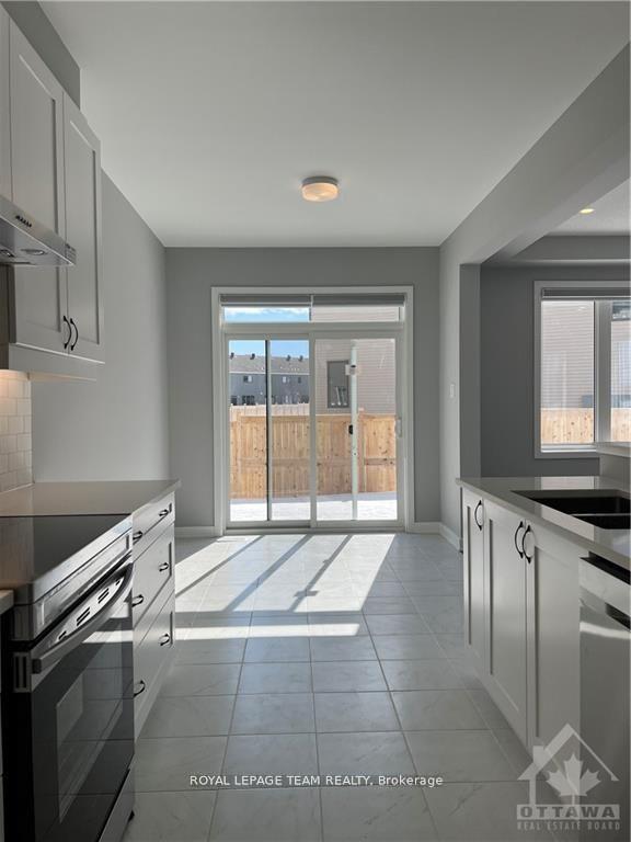 Photo 11 of 2119 Winsome Terrace, Ottawa, Fallingbrook/Gardenway South — HOMEH