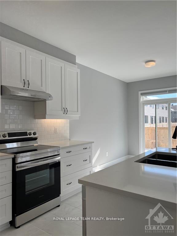 Photo 12 of 2119 Winsome Terrace, Ottawa, Fallingbrook/Gardenway South — HOMEH
