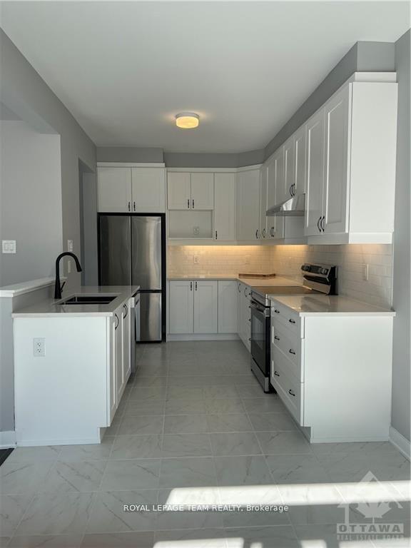 Photo 13 of 2119 Winsome Terrace, Ottawa, Fallingbrook/Gardenway South — HOMEH