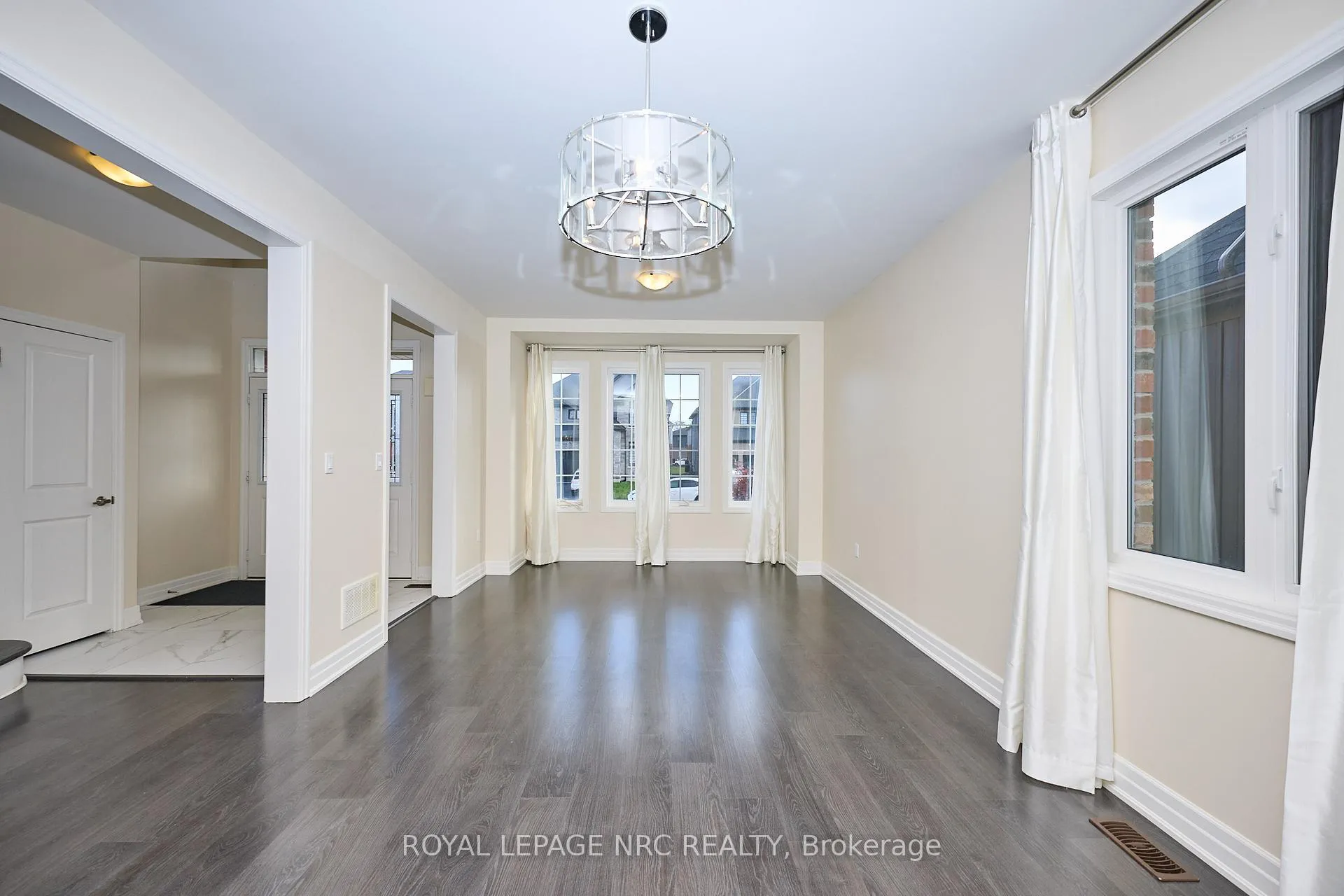 Photo 4 of 9367 Emerald Avenue, Niagara Falls, Lyons Creek — HOMEH
