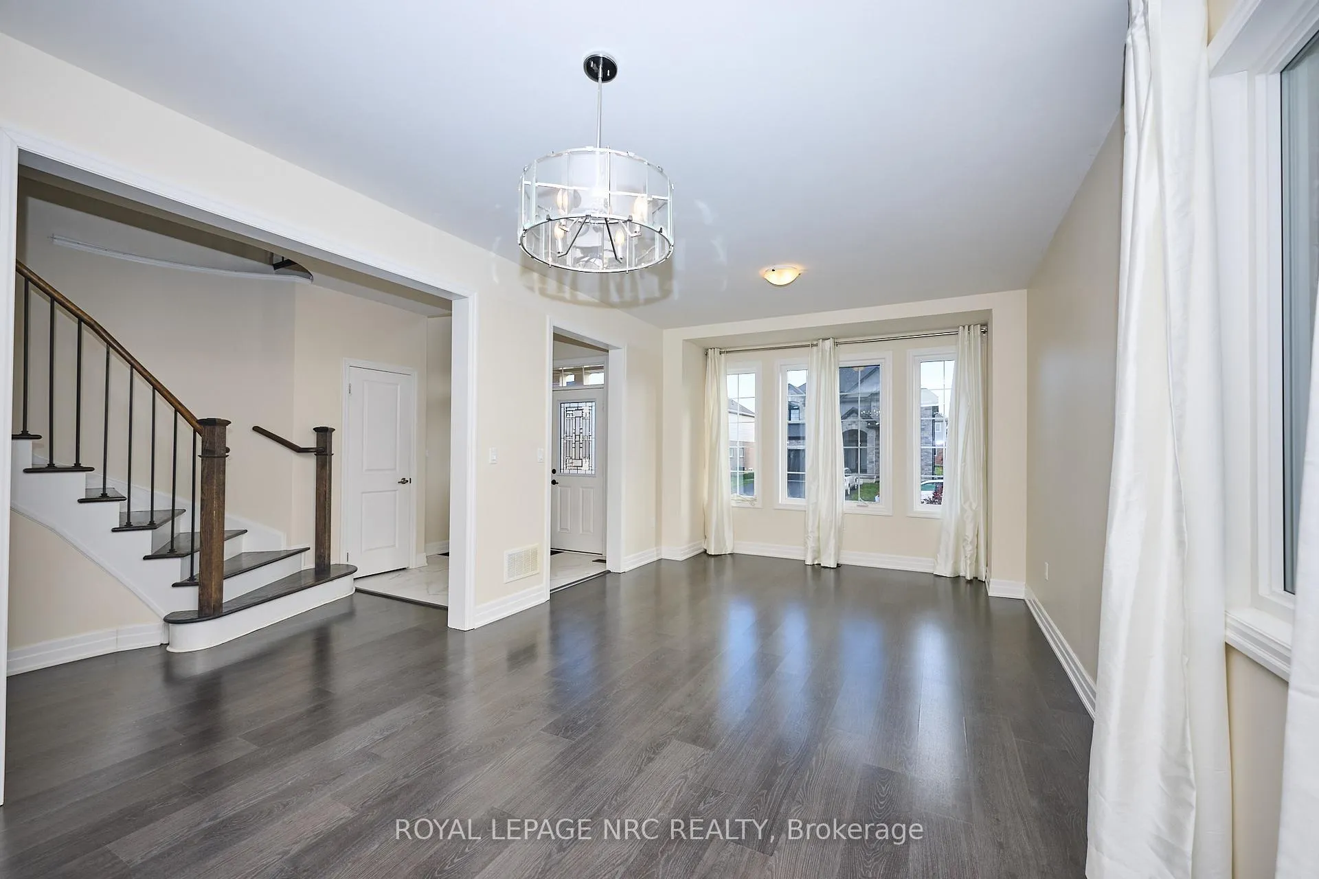 Photo 5 of 9367 Emerald Avenue, Niagara Falls, Lyons Creek — HOMEH