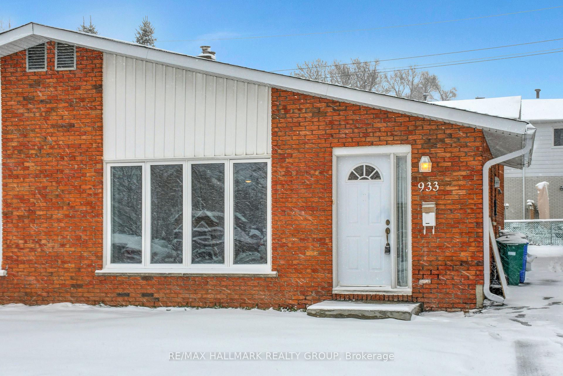 Photo 2 of 933 Bermuda Avenue, Ottawa, Carson Meadows — HOMEH